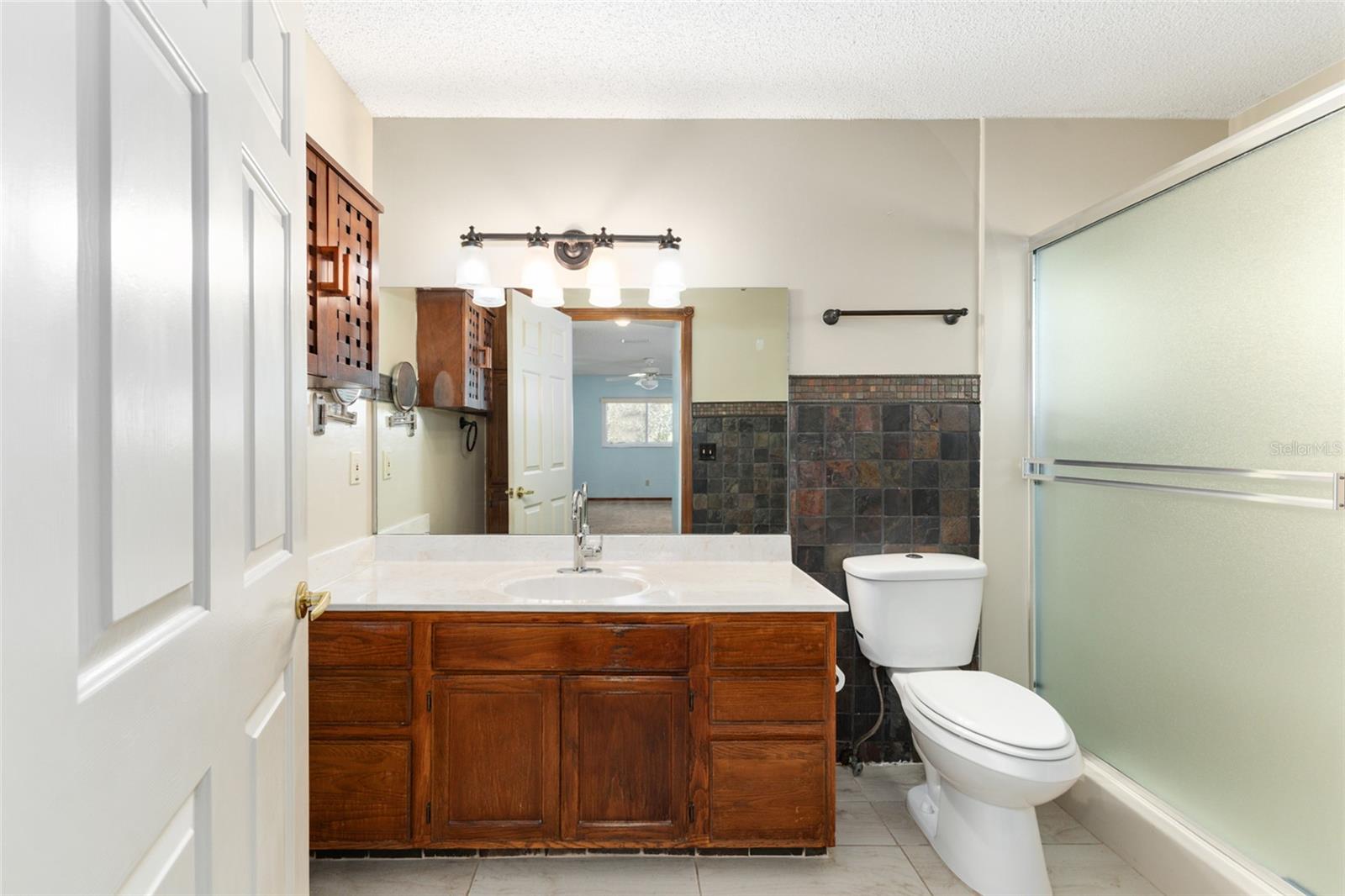 ON TOP OF THE WORLD - Residential