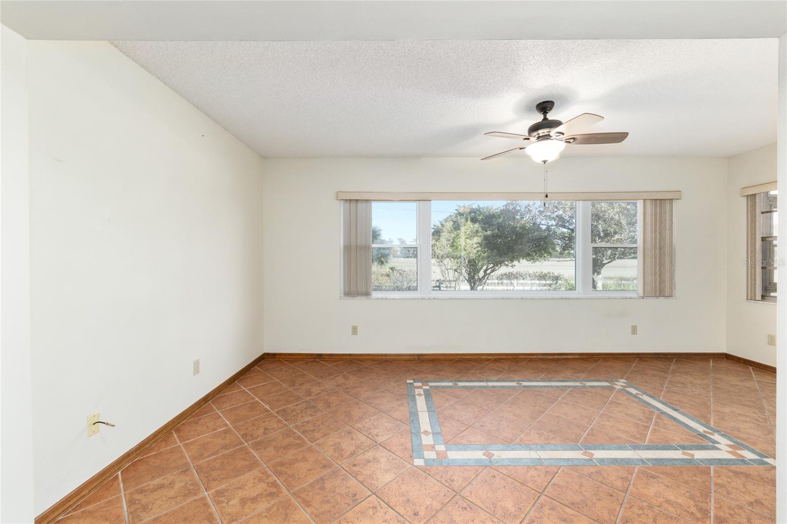 ON TOP OF THE WORLD - Residential