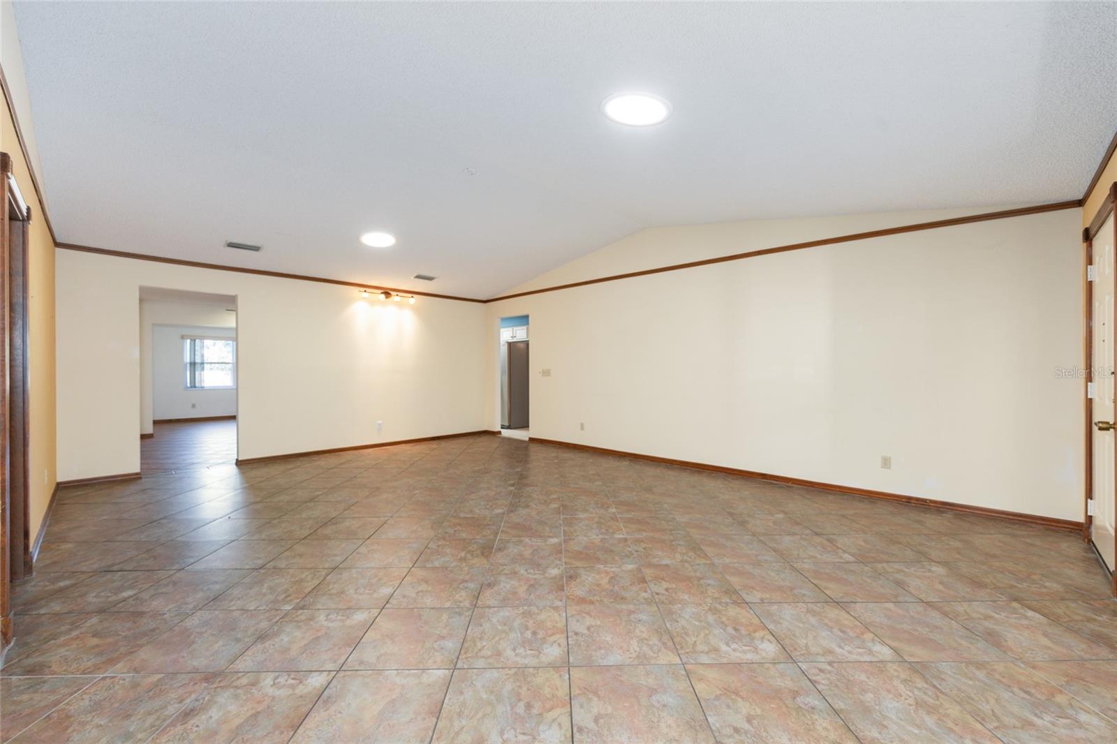 ON TOP OF THE WORLD - Residential