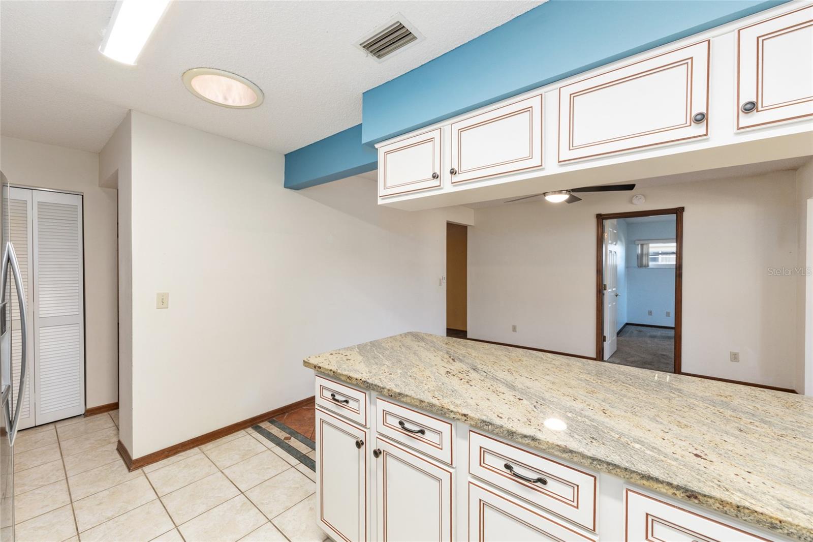 ON TOP OF THE WORLD - Residential