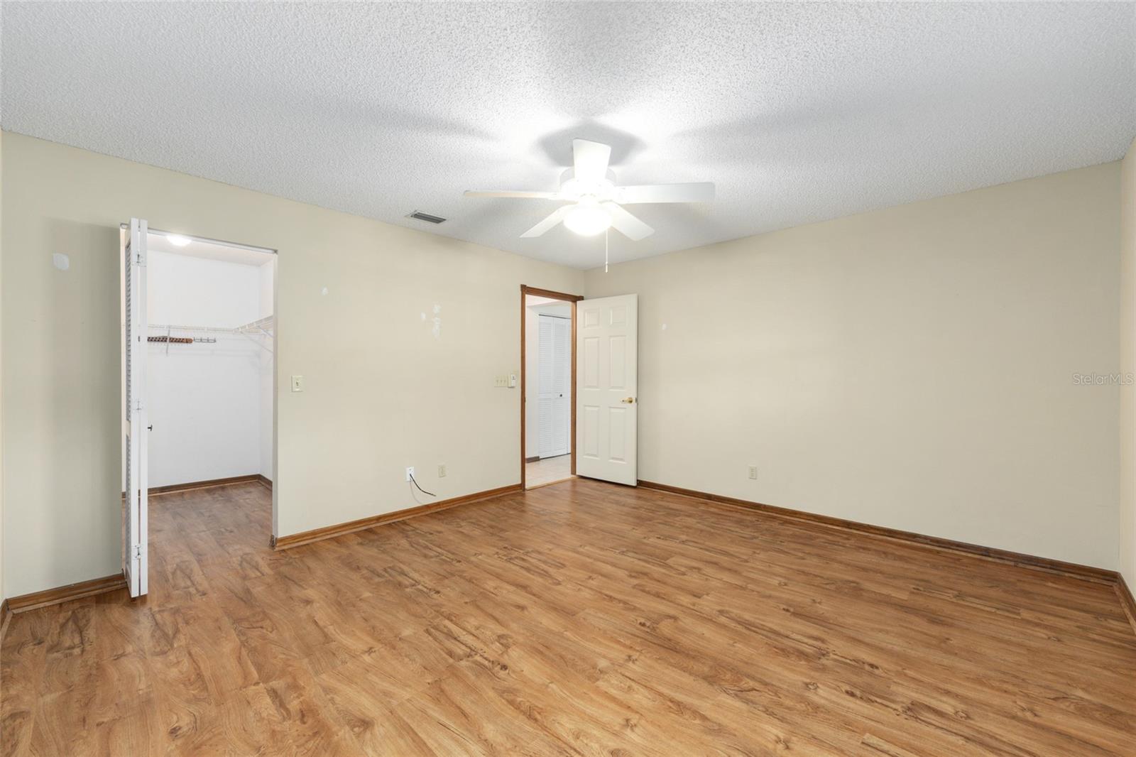 ON TOP OF THE WORLD - Residential