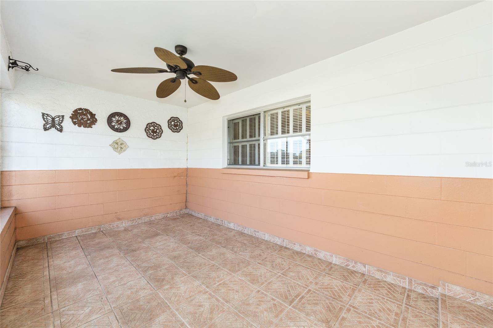 ON TOP OF THE WORLD - Residential