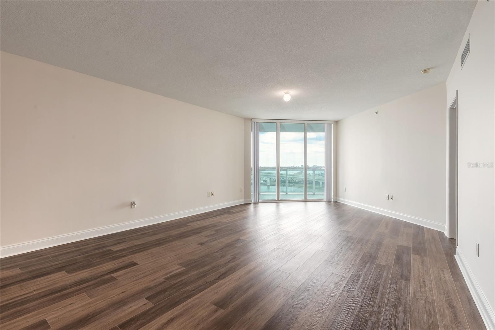 231 RIVERSIDE DRIVE 1003-1