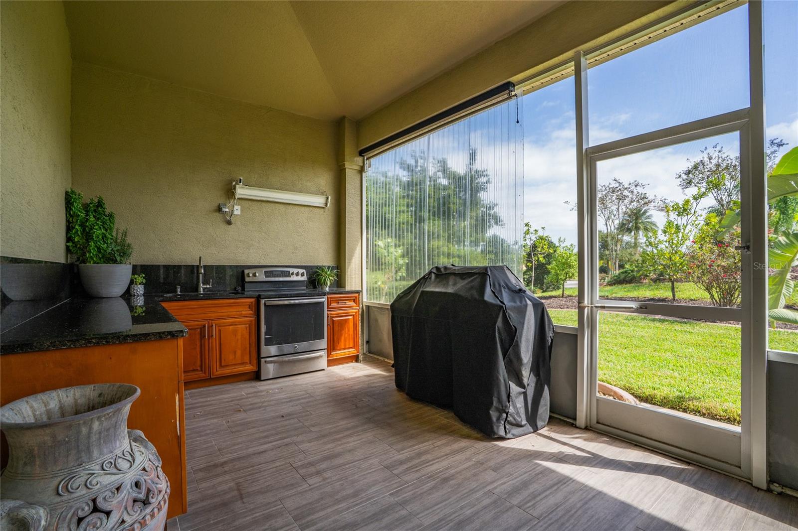 PROMENADE PARKE - Residential