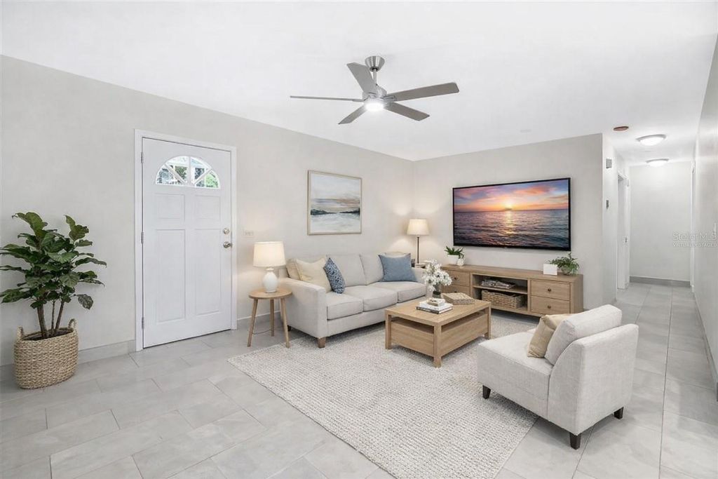 Photo of 404 Longfellow Boulevard, Lakeland, FL 33801 (MLS # L4960124)