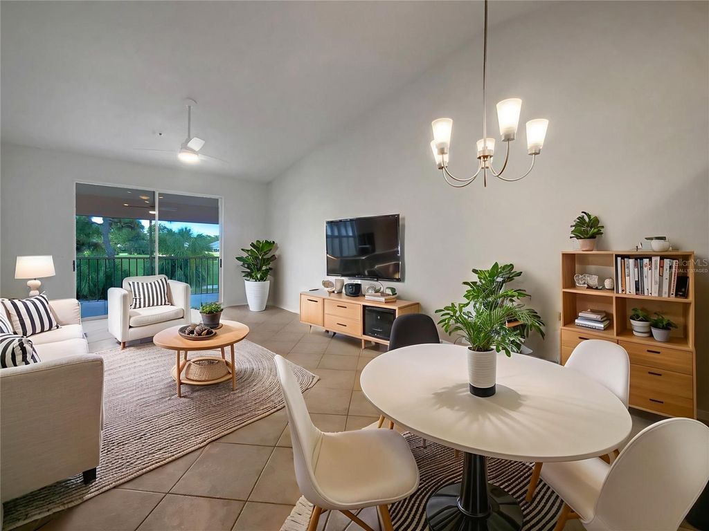 Photo of 6904 Drewrys Bluff #810, Bradenton, FL 34203 (MLS # O6330387)