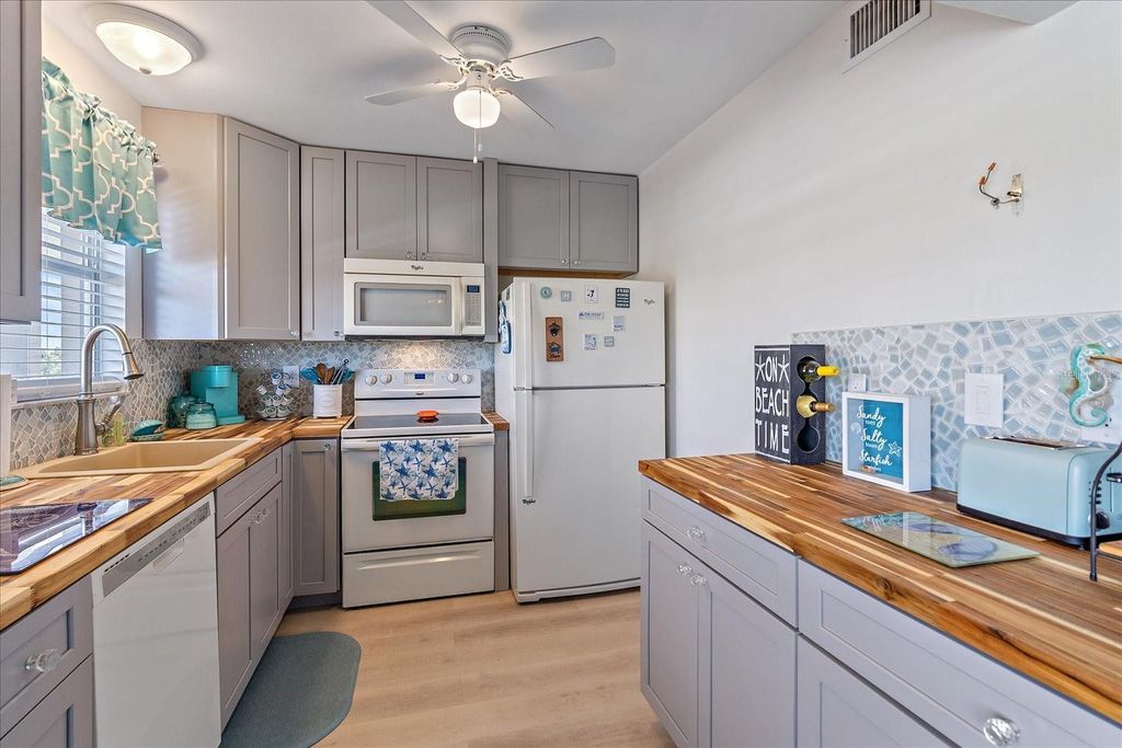 Photo of 4460 Ironwood Circle #403A, Bradenton, FL 34209 (MLS # A4668380)