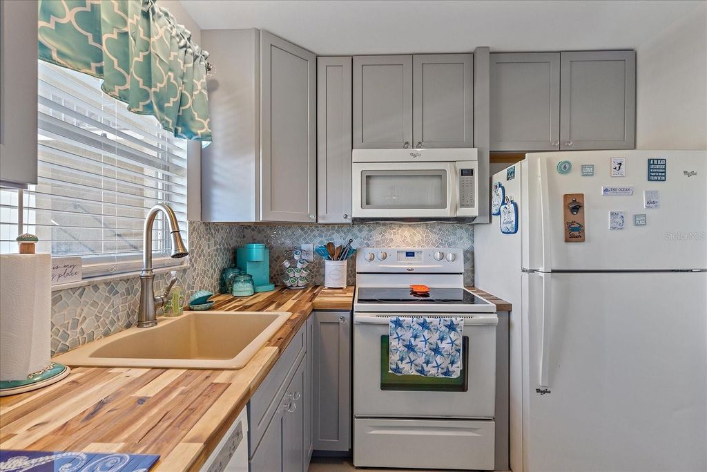 Photo of 4460 Ironwood Circle #403A, Bradenton, FL 34209 (MLS # A4668380)