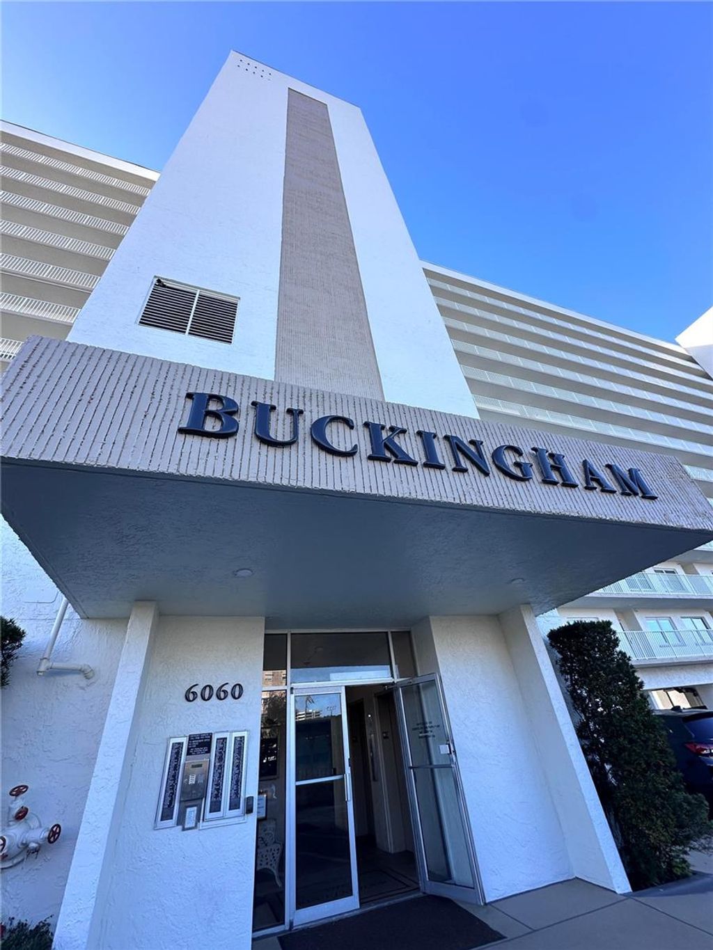 Photo of 6060 Shore Boulevard S #605, Gulfport, FL 33707 (MLS # TB8431797)