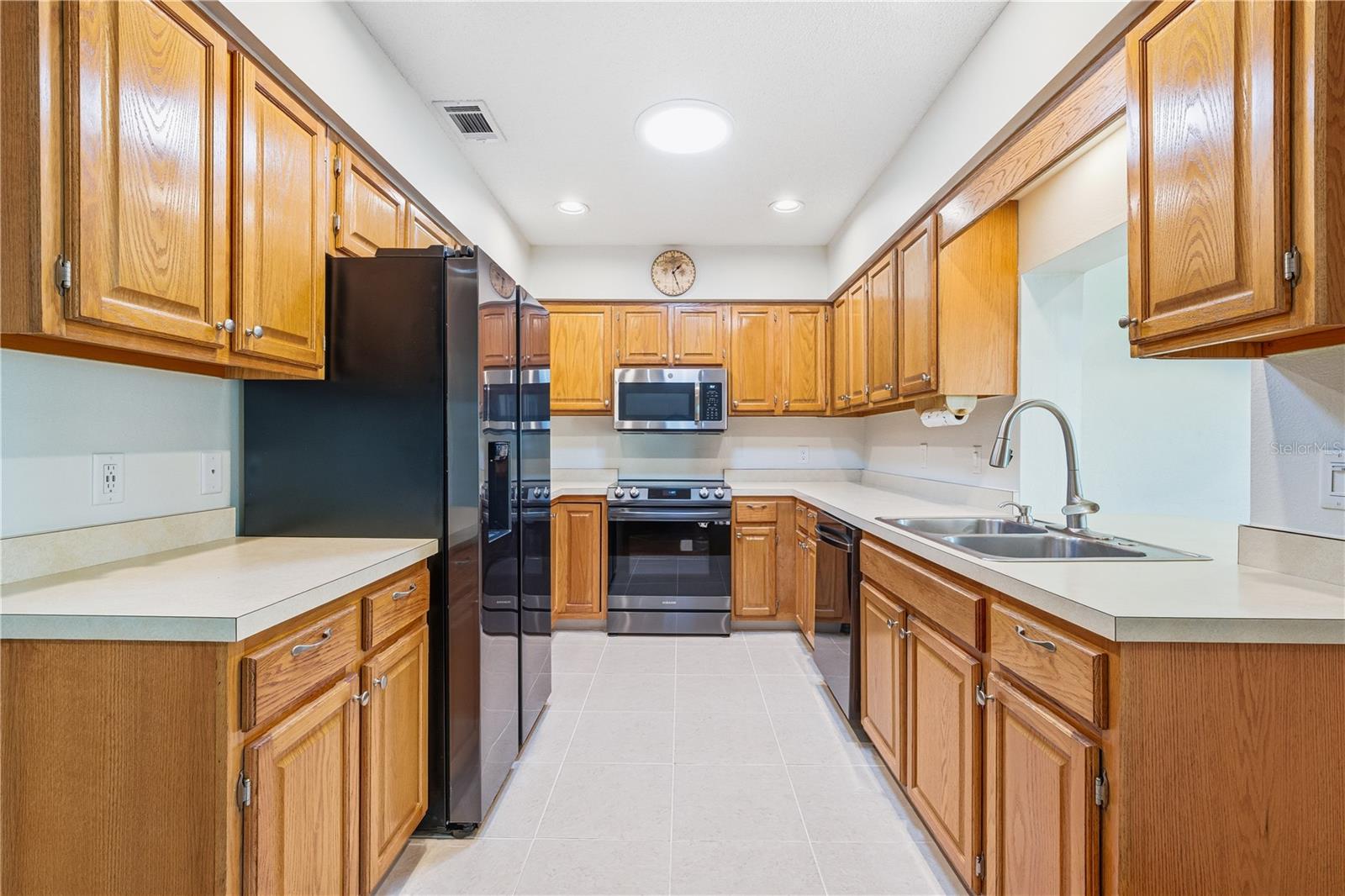 BAY POINT CORR OF - Residential