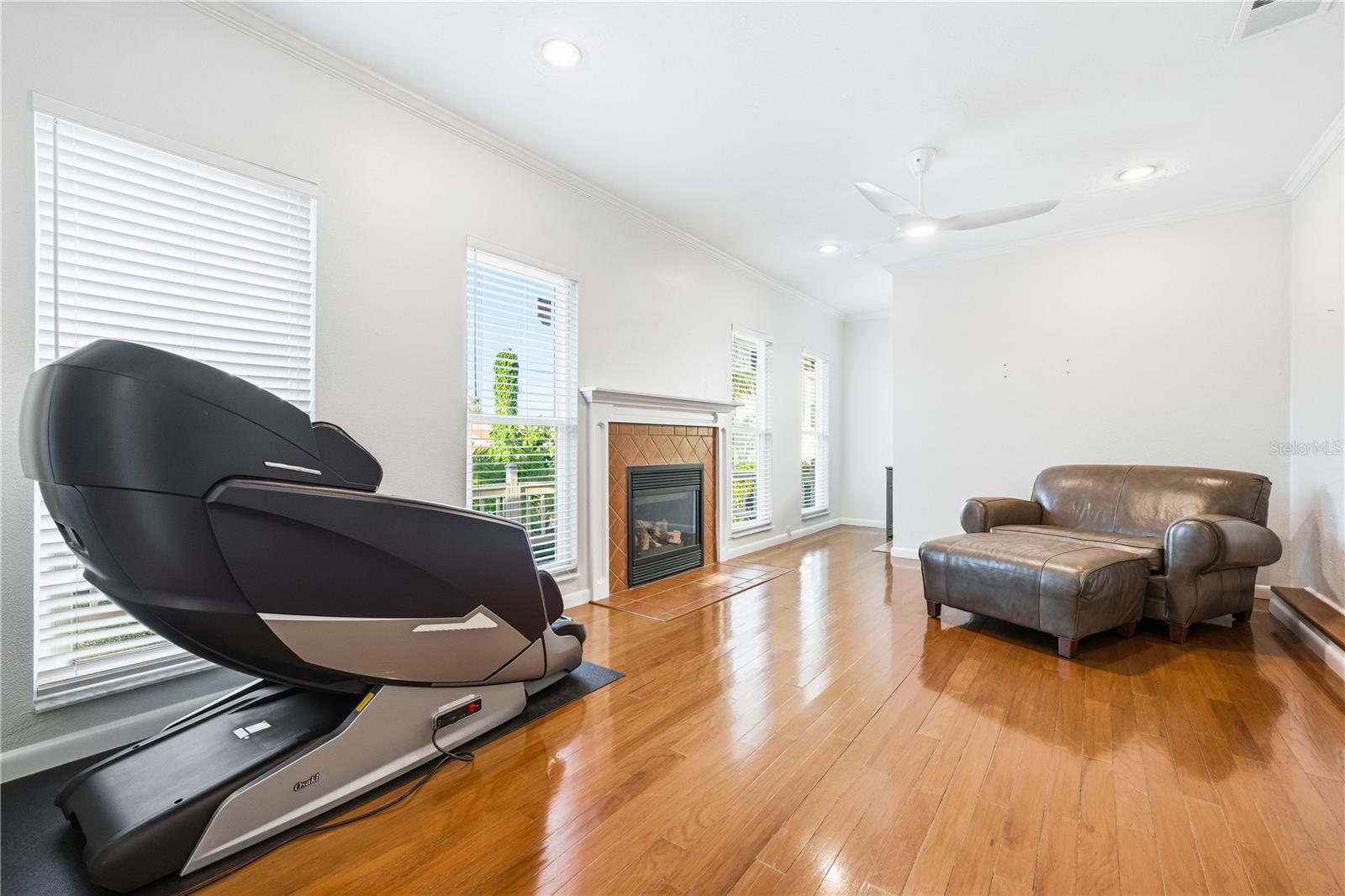 BAY POINT CORR OF - Residential