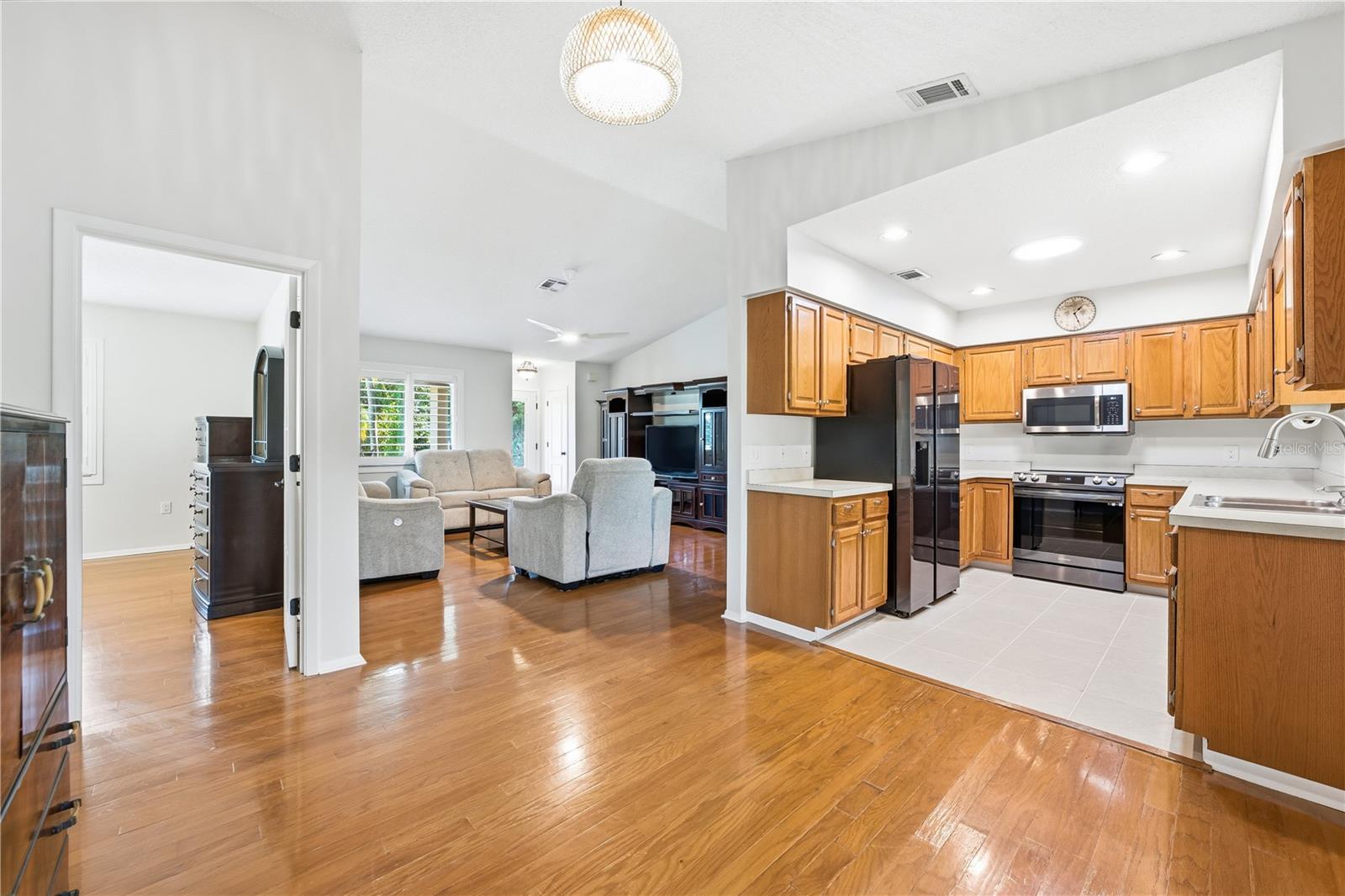 BAY POINT CORR OF - Residential