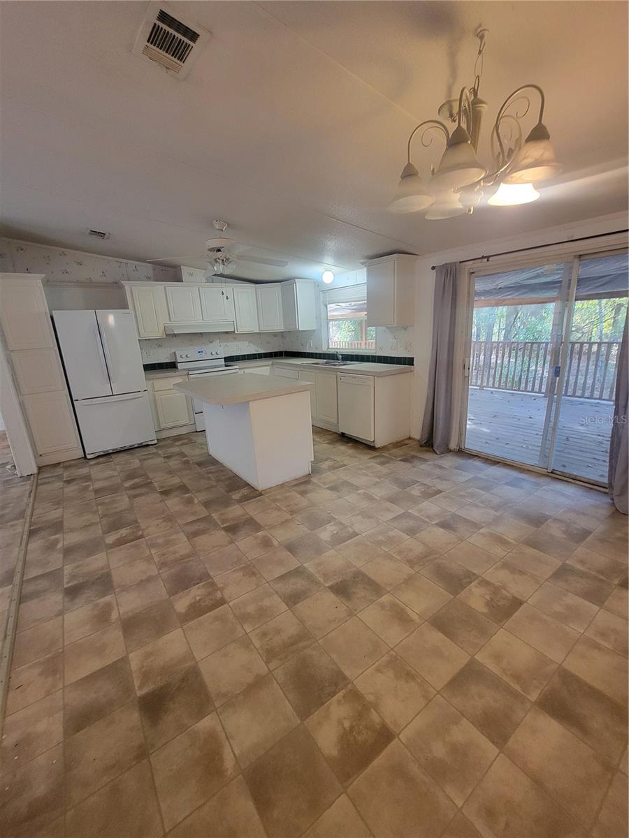 LAKE TROPICANA RANCHETTES - Residential