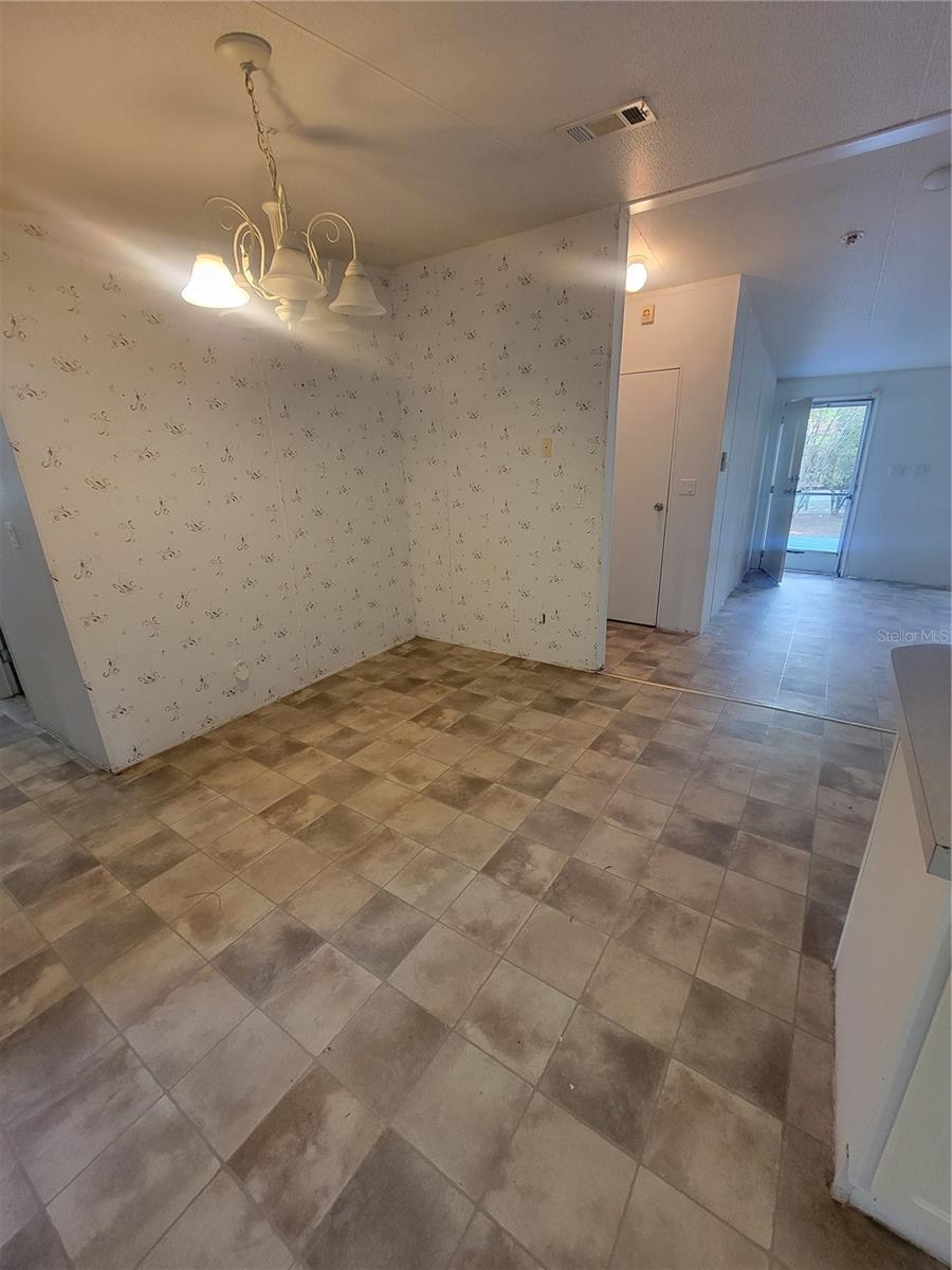 LAKE TROPICANA RANCHETTES - Residential