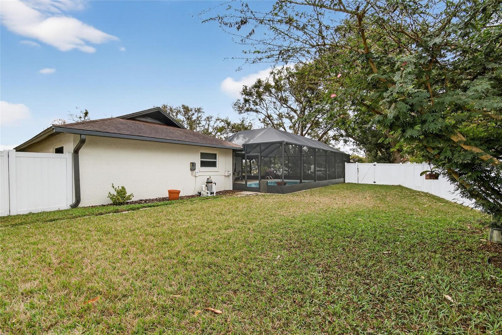 LAKE ELLEN - Residential