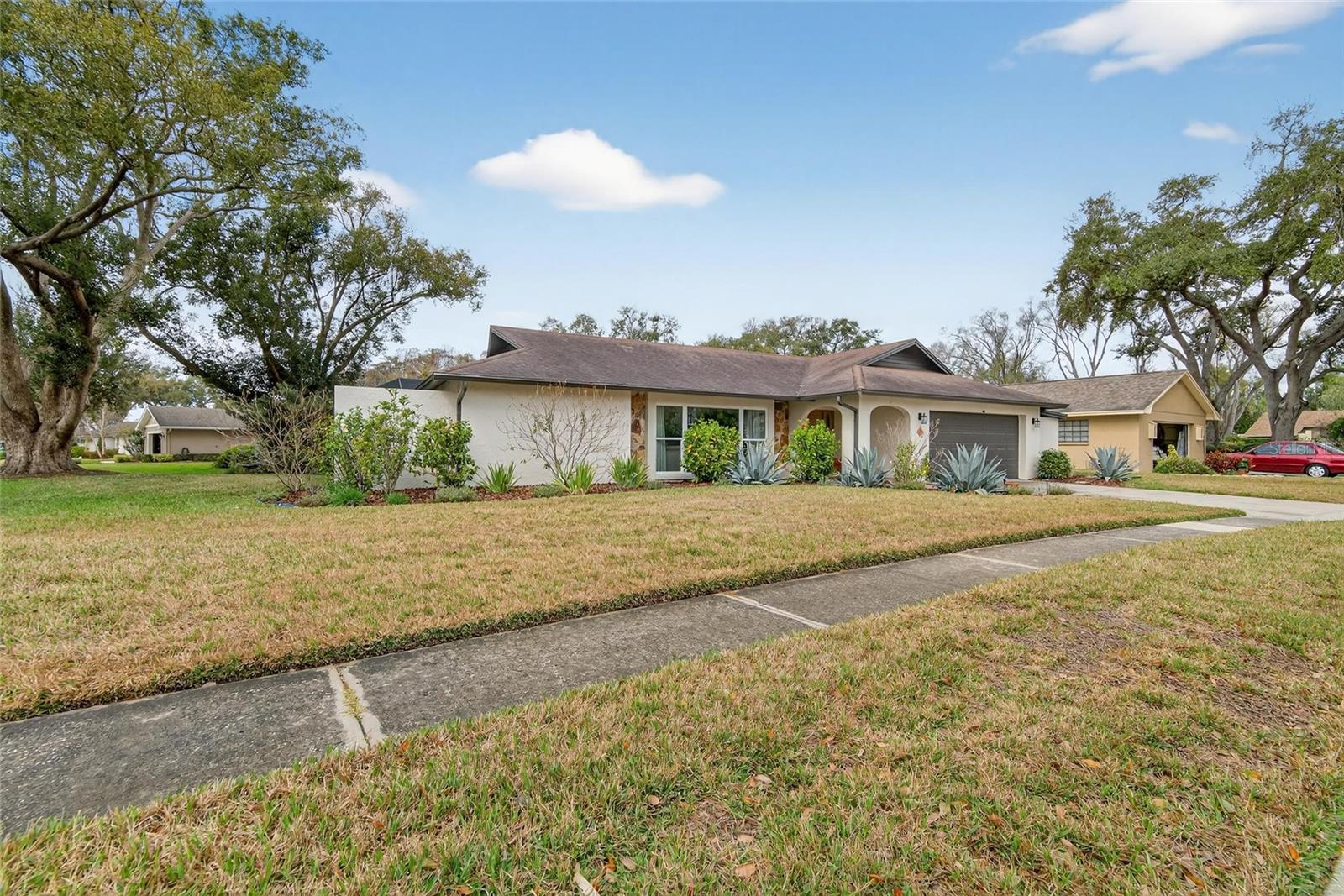 LAKE ELLEN - Residential