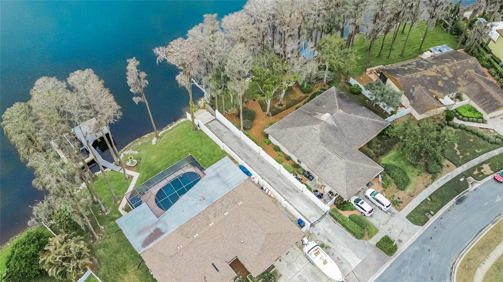 LAKE ELLEN - Residential