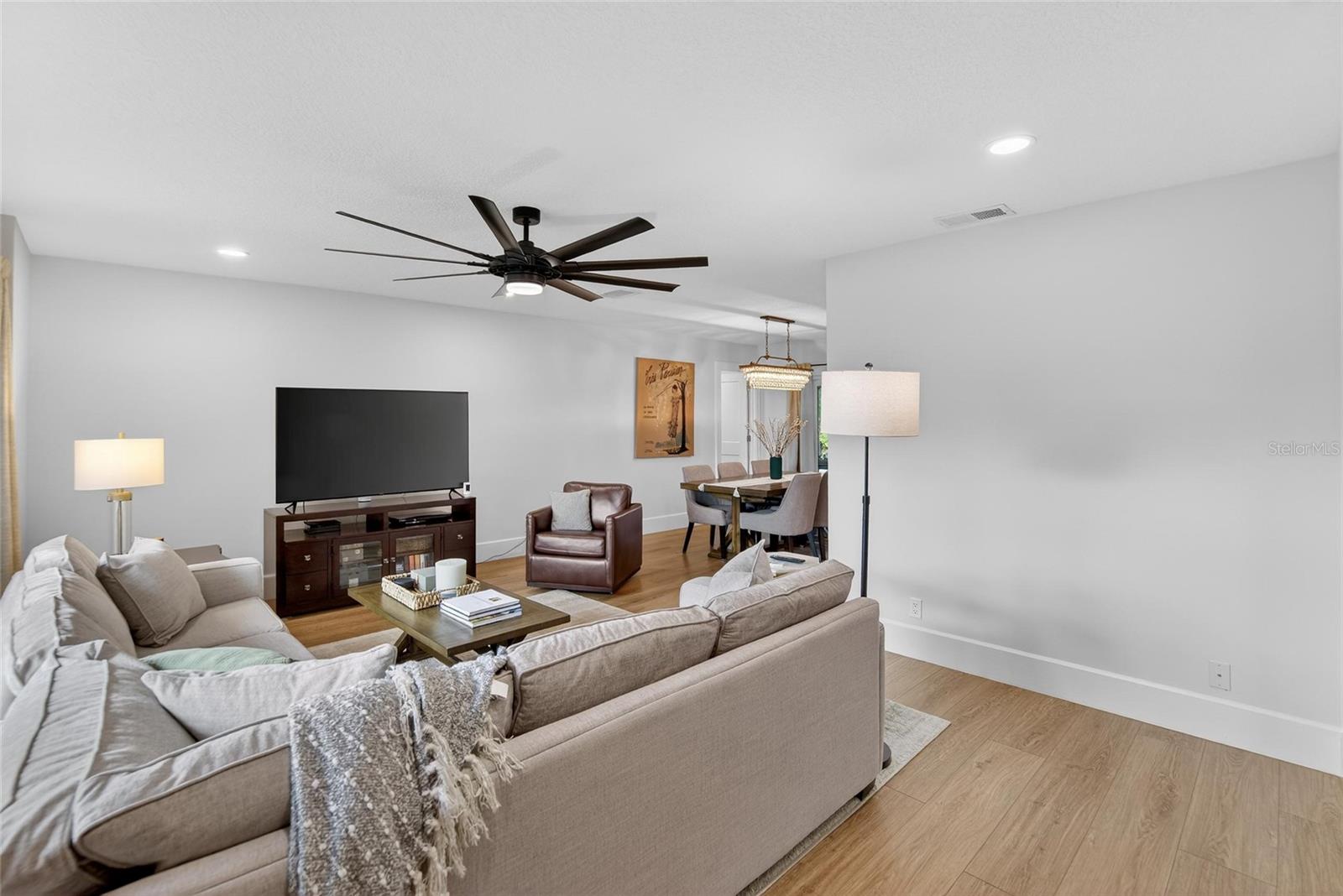 LAKE ELLEN - Residential