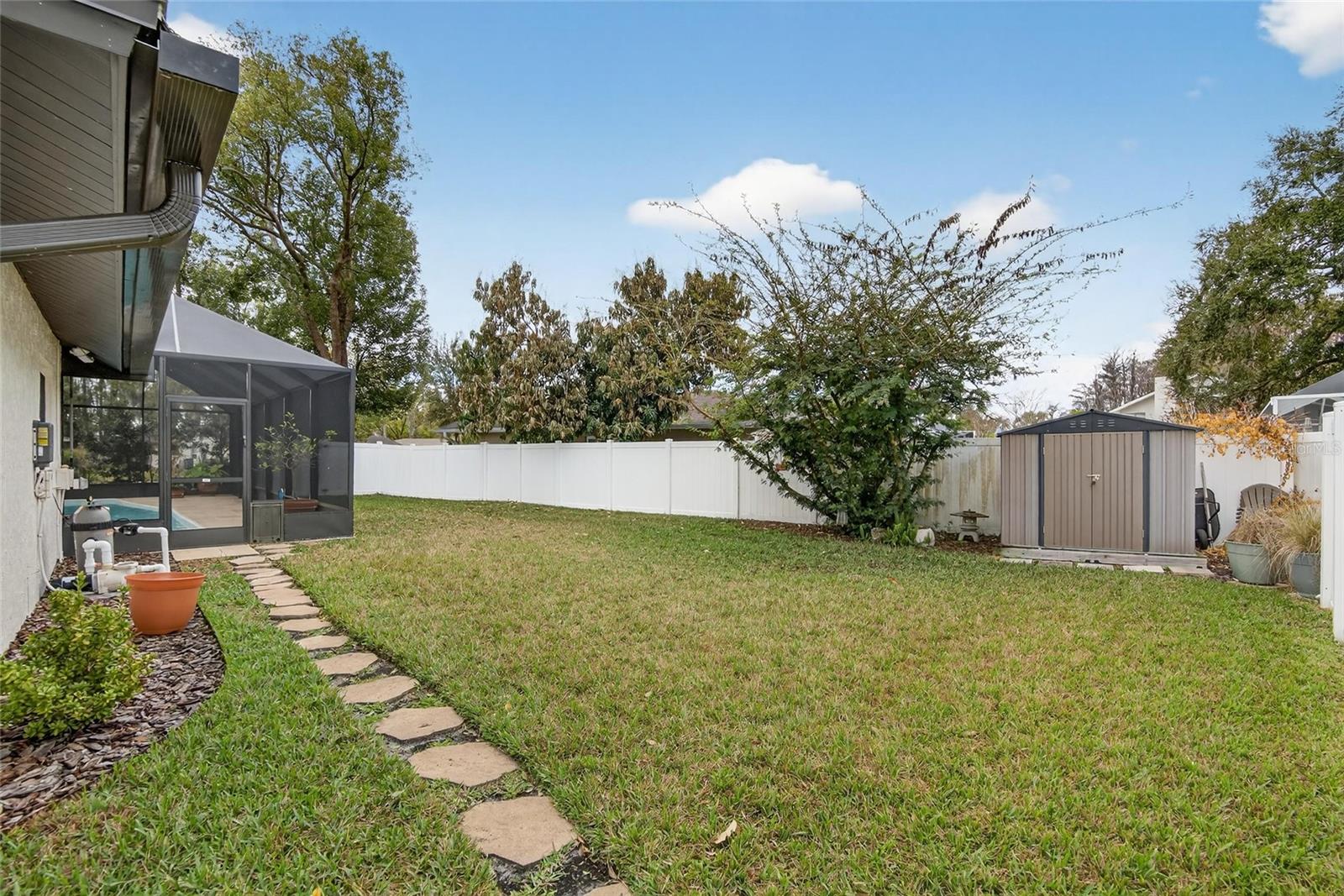 LAKE ELLEN - Residential