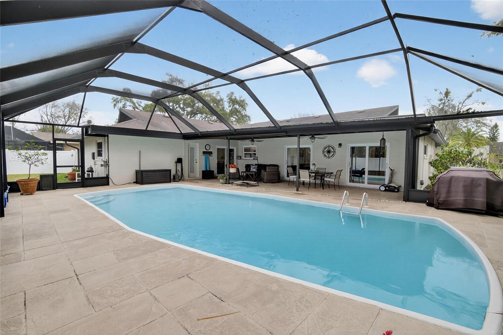 LAKE ELLEN - Residential