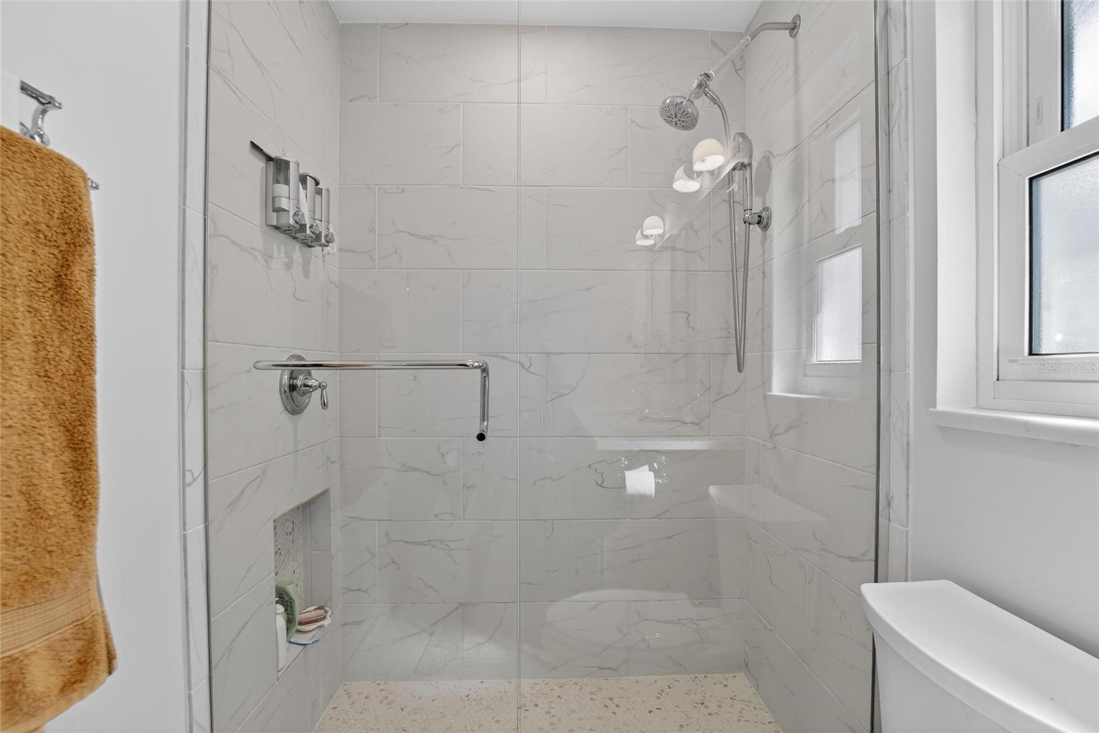 LAKE ELLEN - Residential