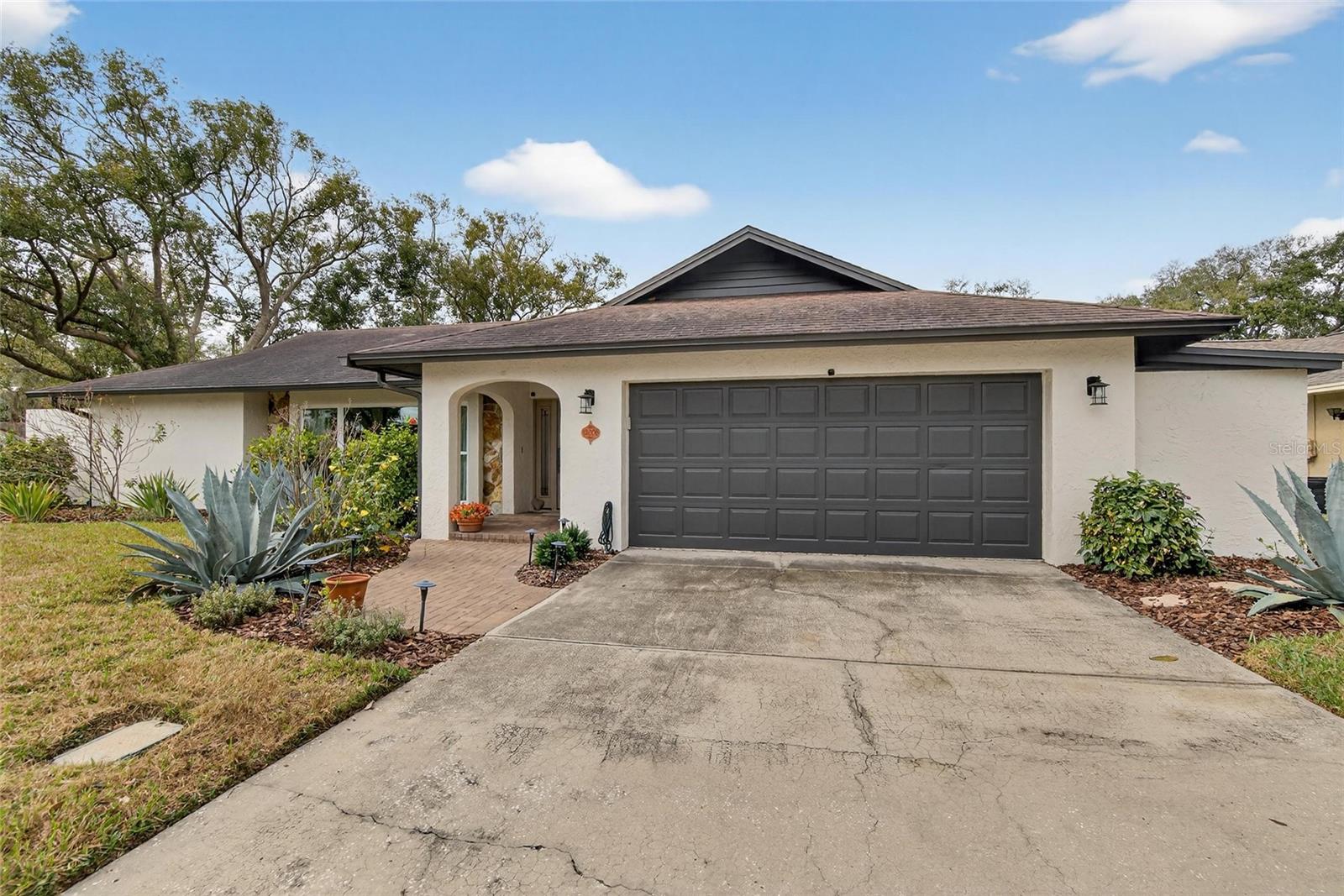 LAKE ELLEN - Residential