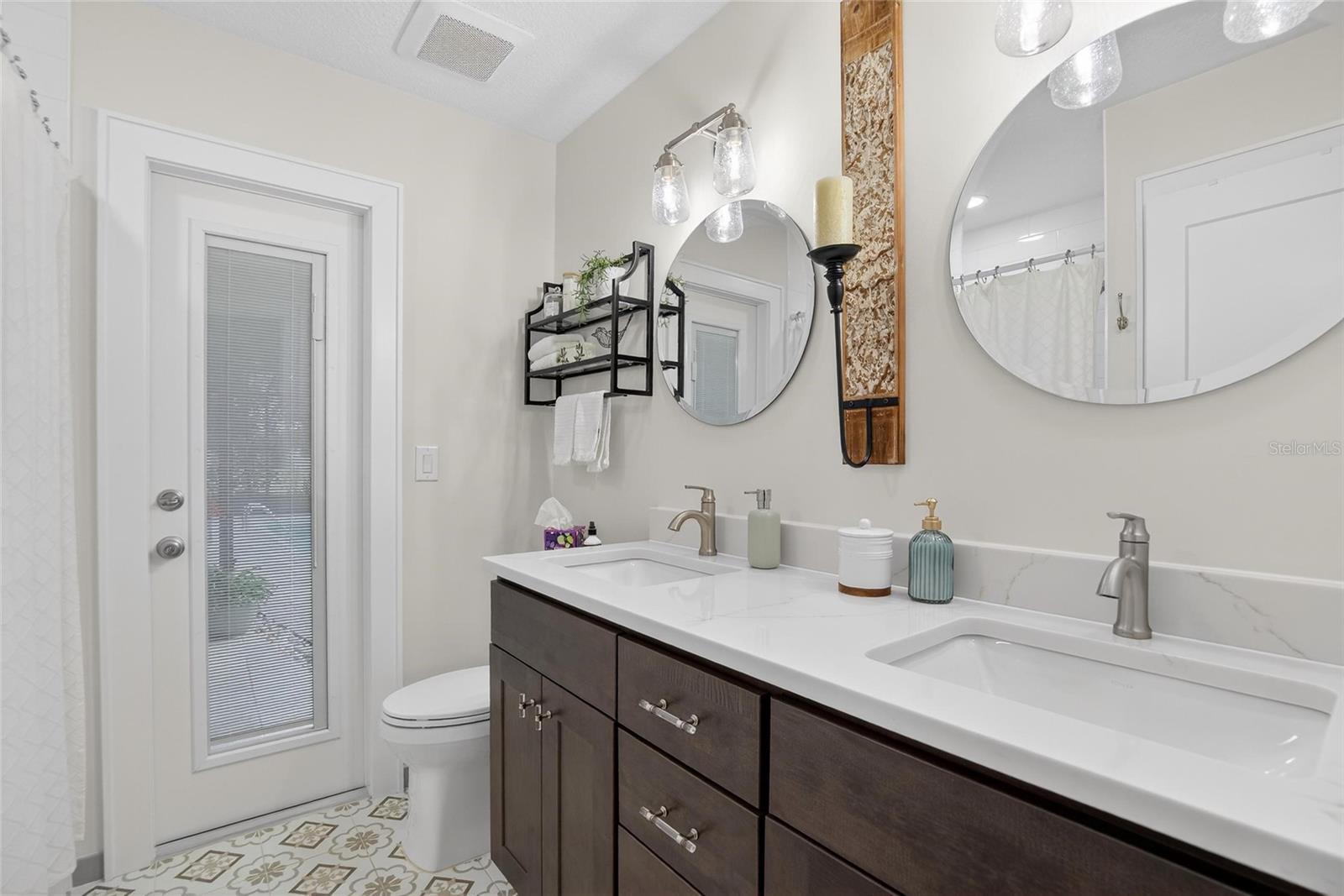 LAKE ELLEN - Residential