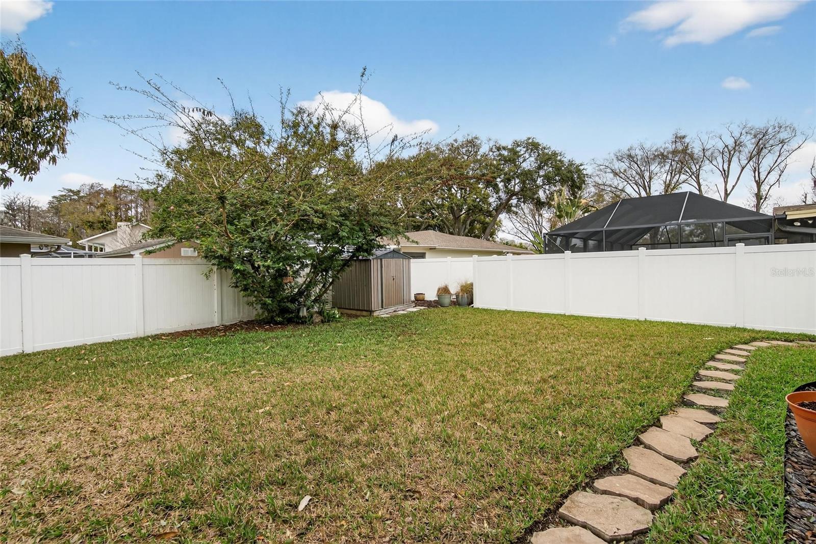 LAKE ELLEN - Residential