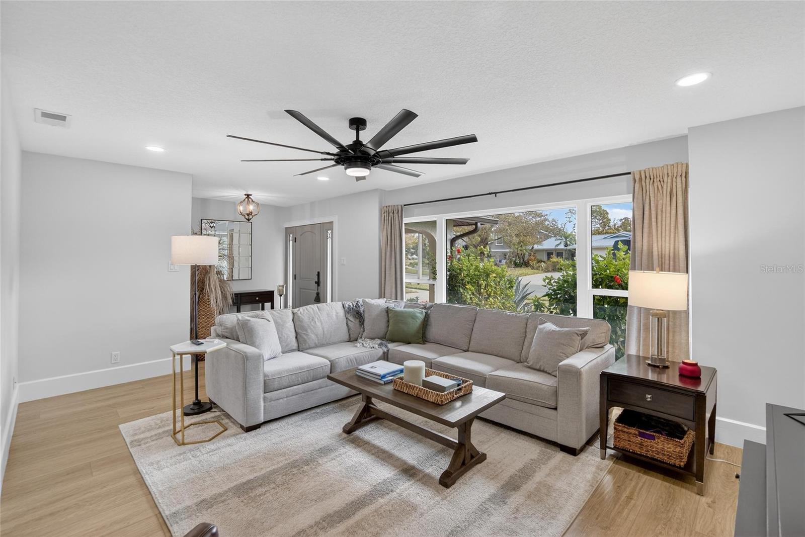 LAKE ELLEN - Residential