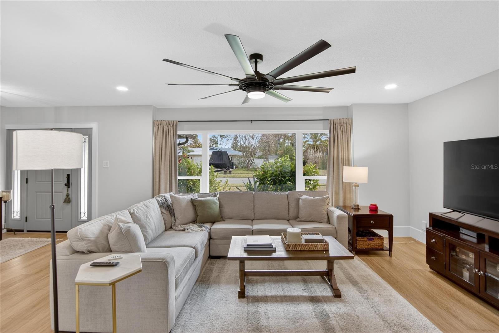 LAKE ELLEN - Residential