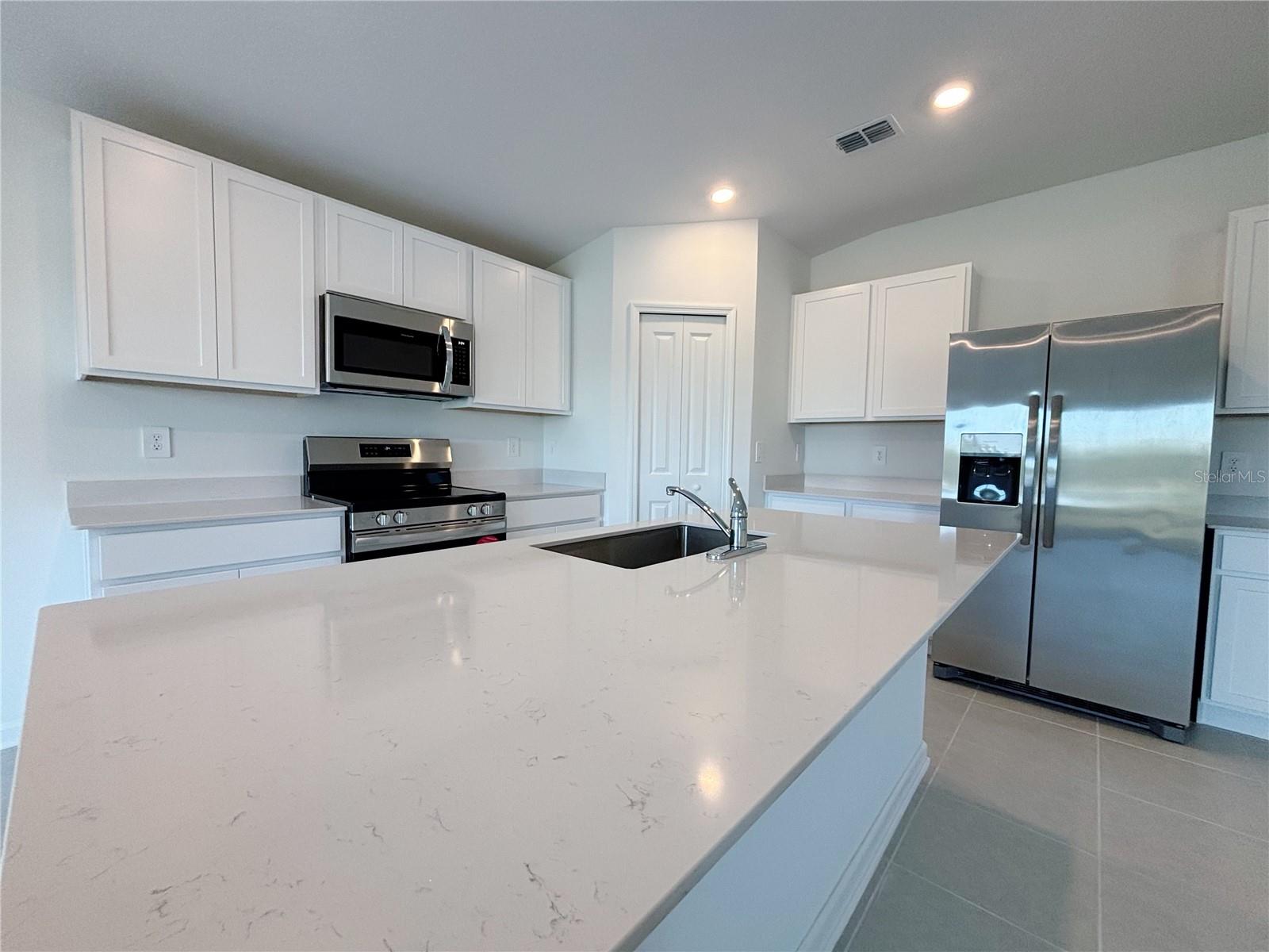 HUNT CLUB/LK WALES PH 1 - Residential Lease