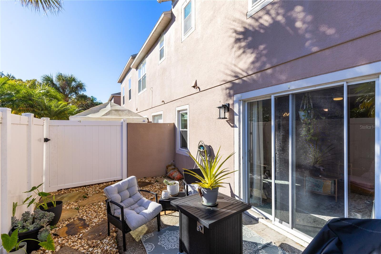 ASHFORD PARK TOWNHOMES - Residential