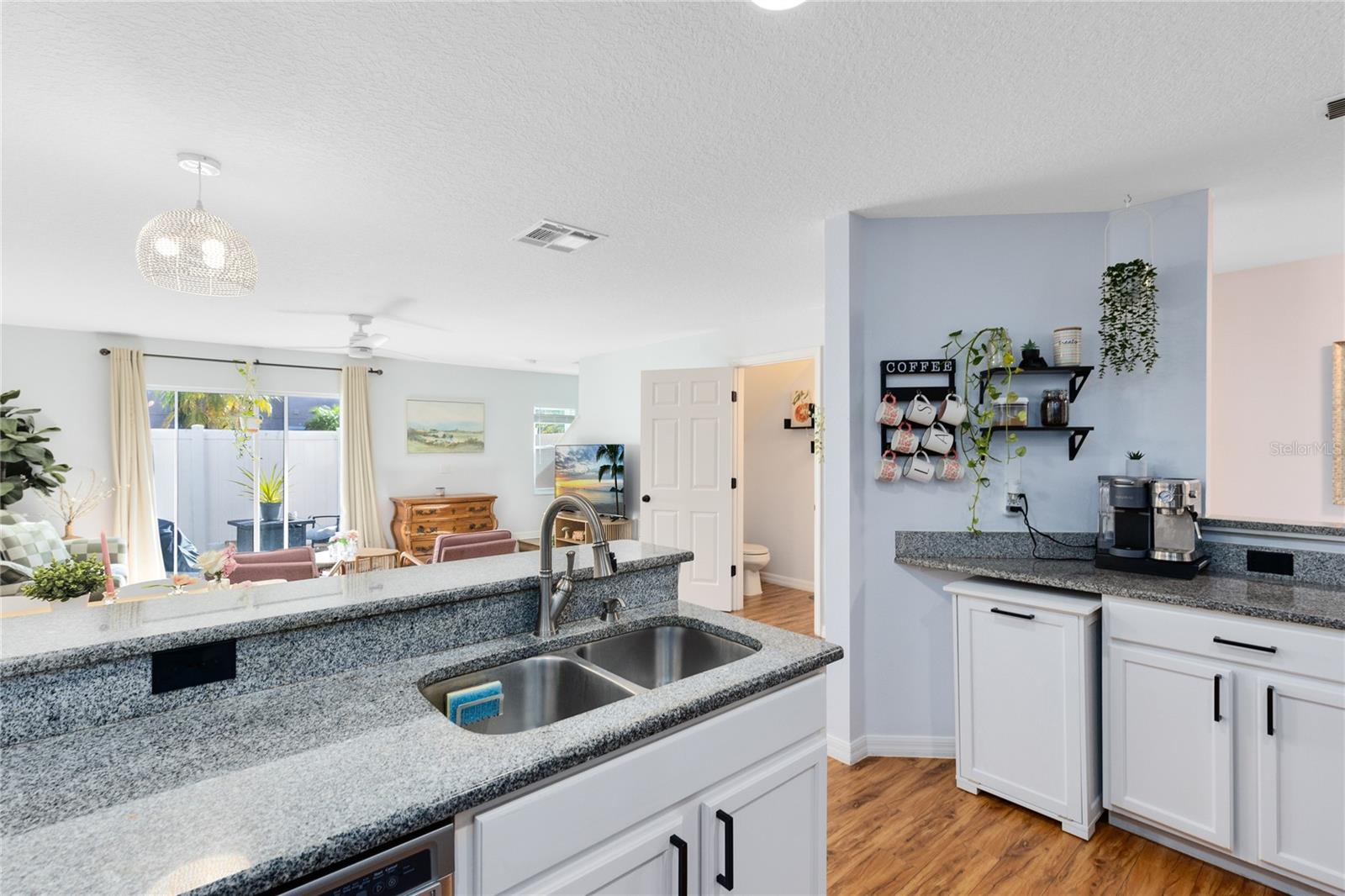 ASHFORD PARK TOWNHOMES - Residential