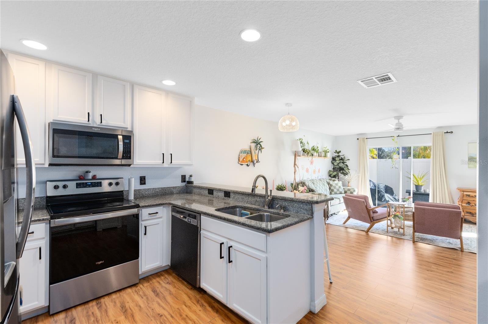 ASHFORD PARK TOWNHOMES - Residential