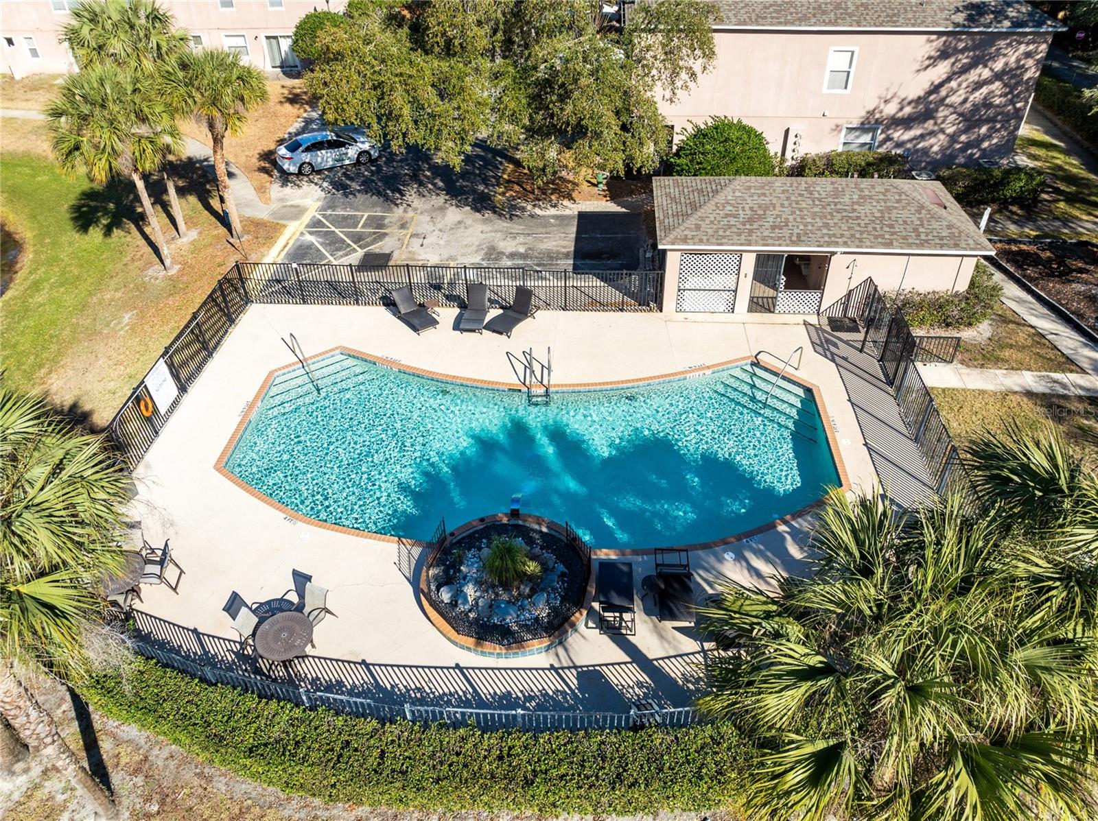 ASHFORD PARK TOWNHOMES - Residential