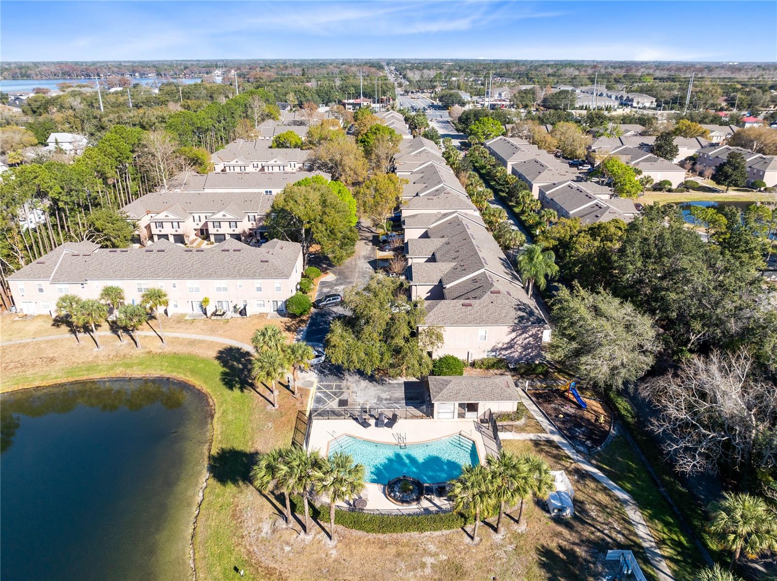 ASHFORD PARK TOWNHOMES - Residential