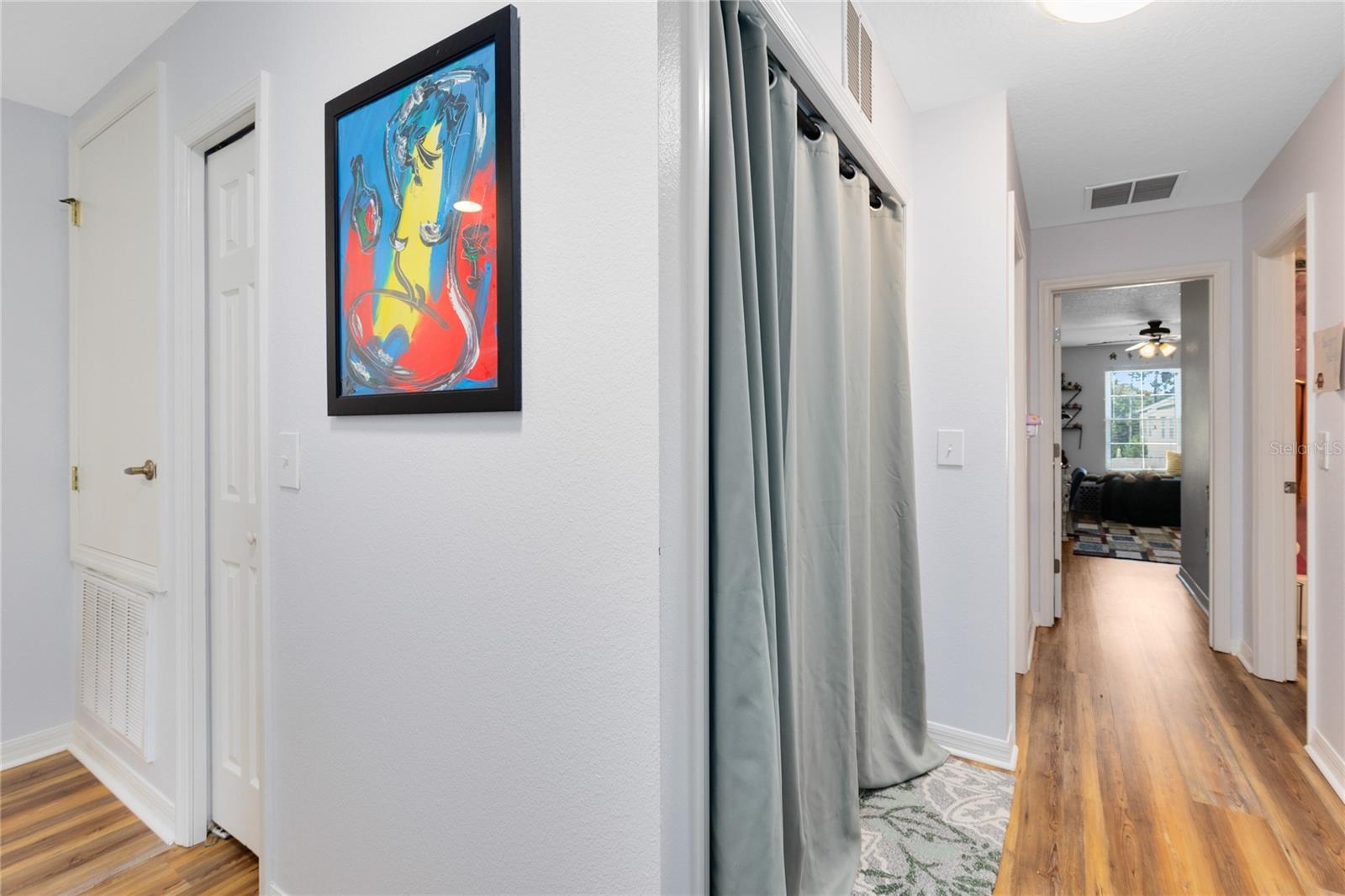 ASHFORD PARK TOWNHOMES - Residential