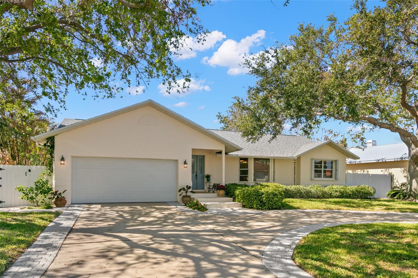 TIERRA VERDE - Residential