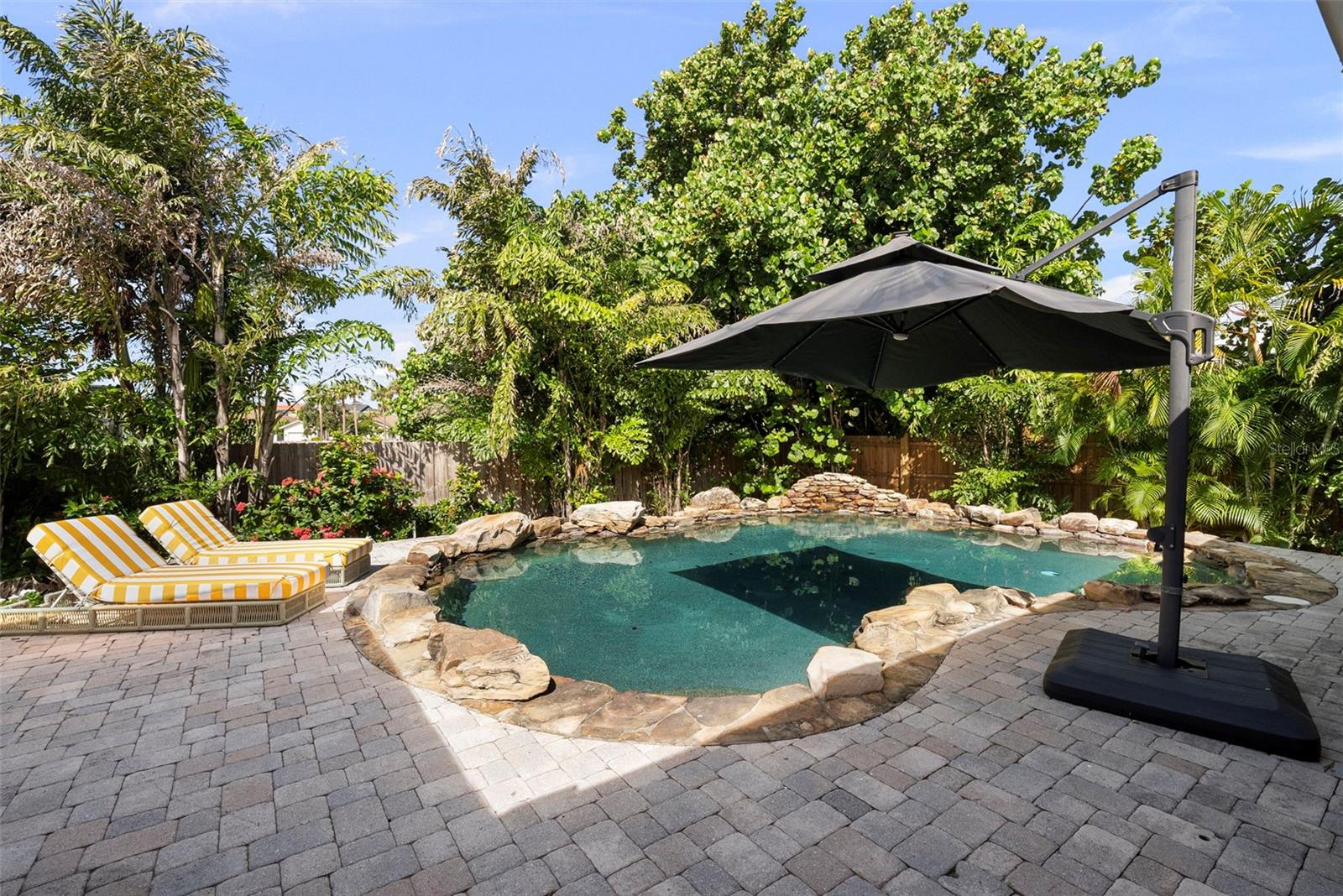 TIERRA VERDE - Residential