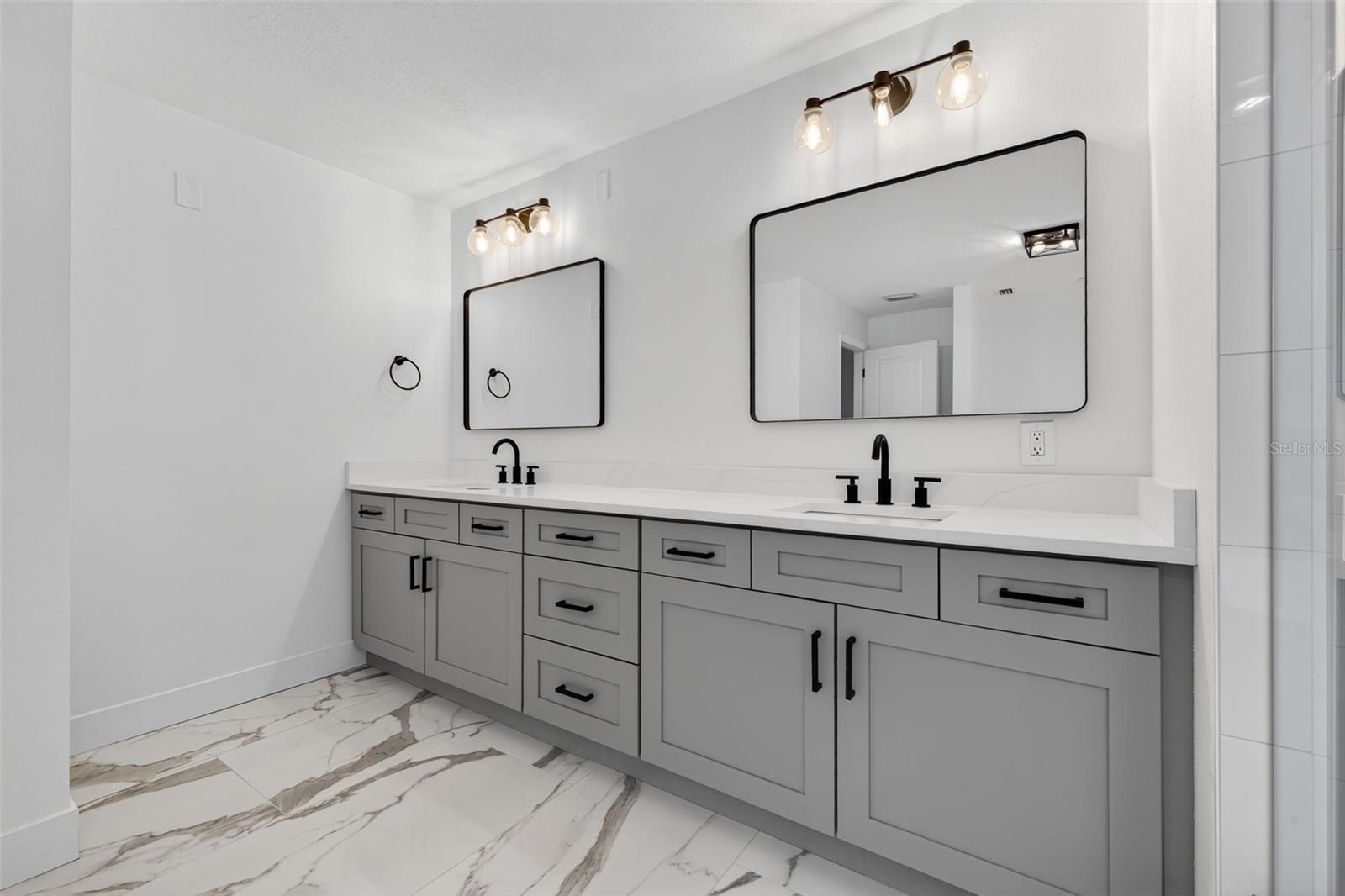 BRIARWICK - Residential