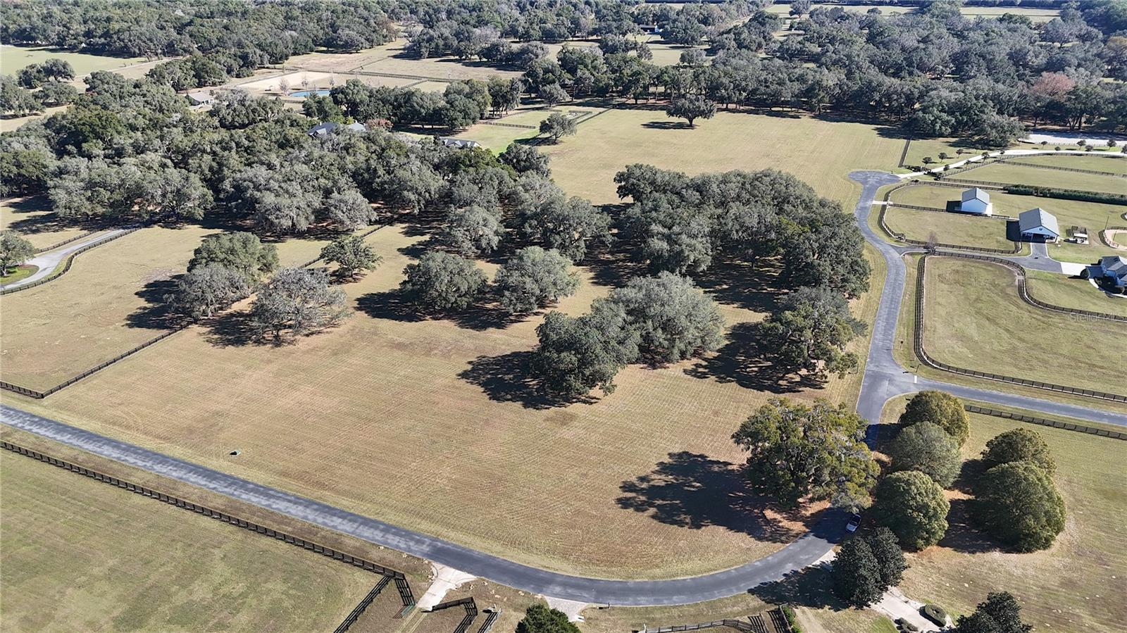 EQUINE ESTATE - Land