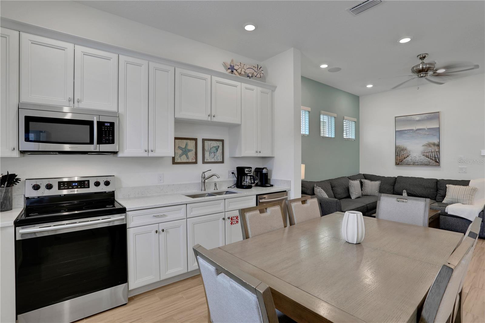 ROLLING OAKS PH 6 - Residential Lease