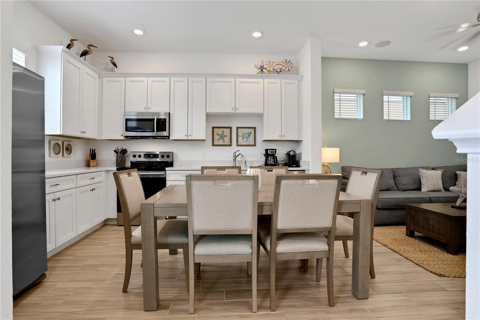 ROLLING OAKS PH 6 - Residential Lease