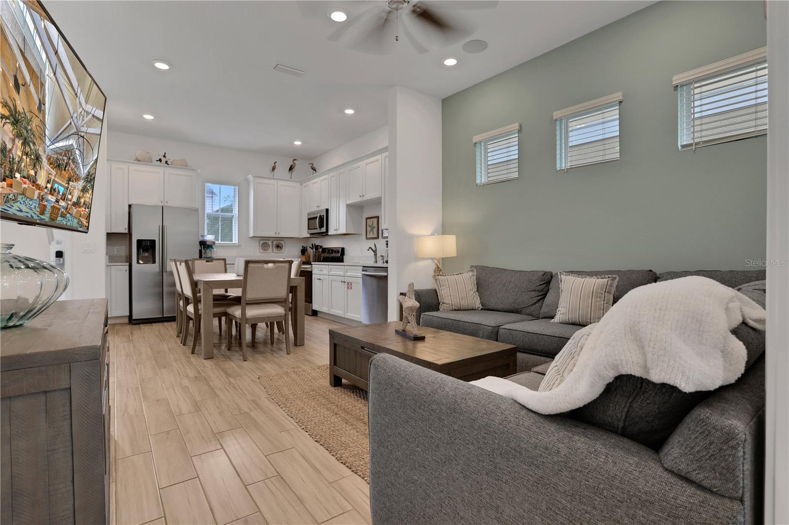 ROLLING OAKS PH 6 - Residential Lease