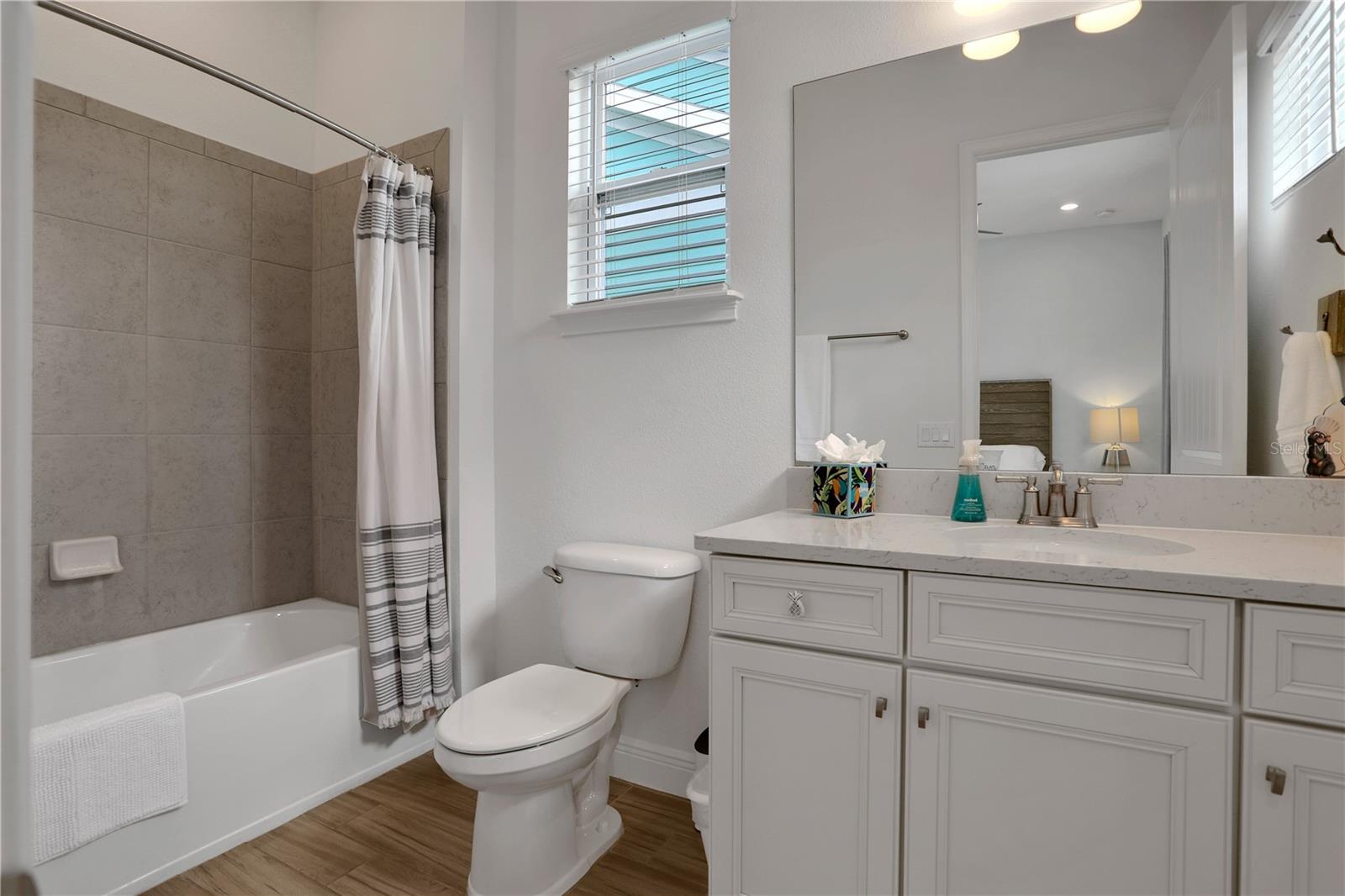 ROLLING OAKS PH 6 - Residential Lease