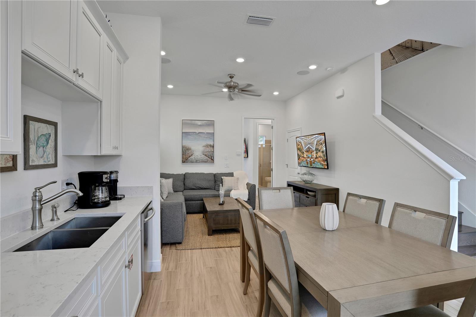 ROLLING OAKS PH 6 - Residential Lease