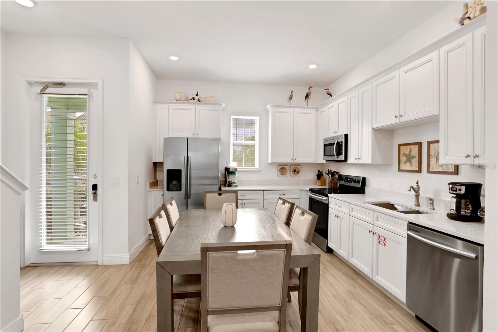 ROLLING OAKS PH 6 - Residential Lease