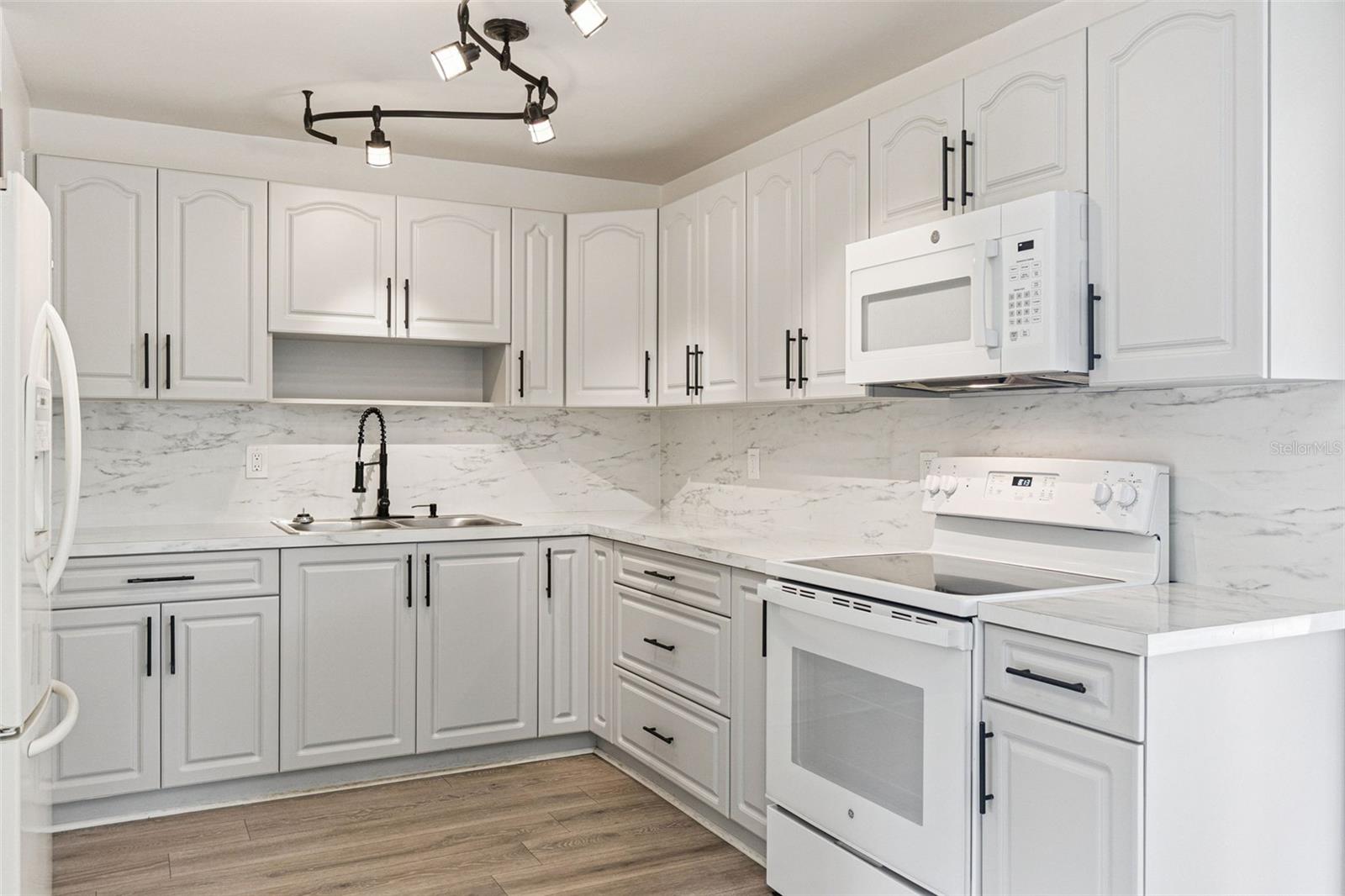 DONALD HEIGHTS SEC 01-03 - Residential