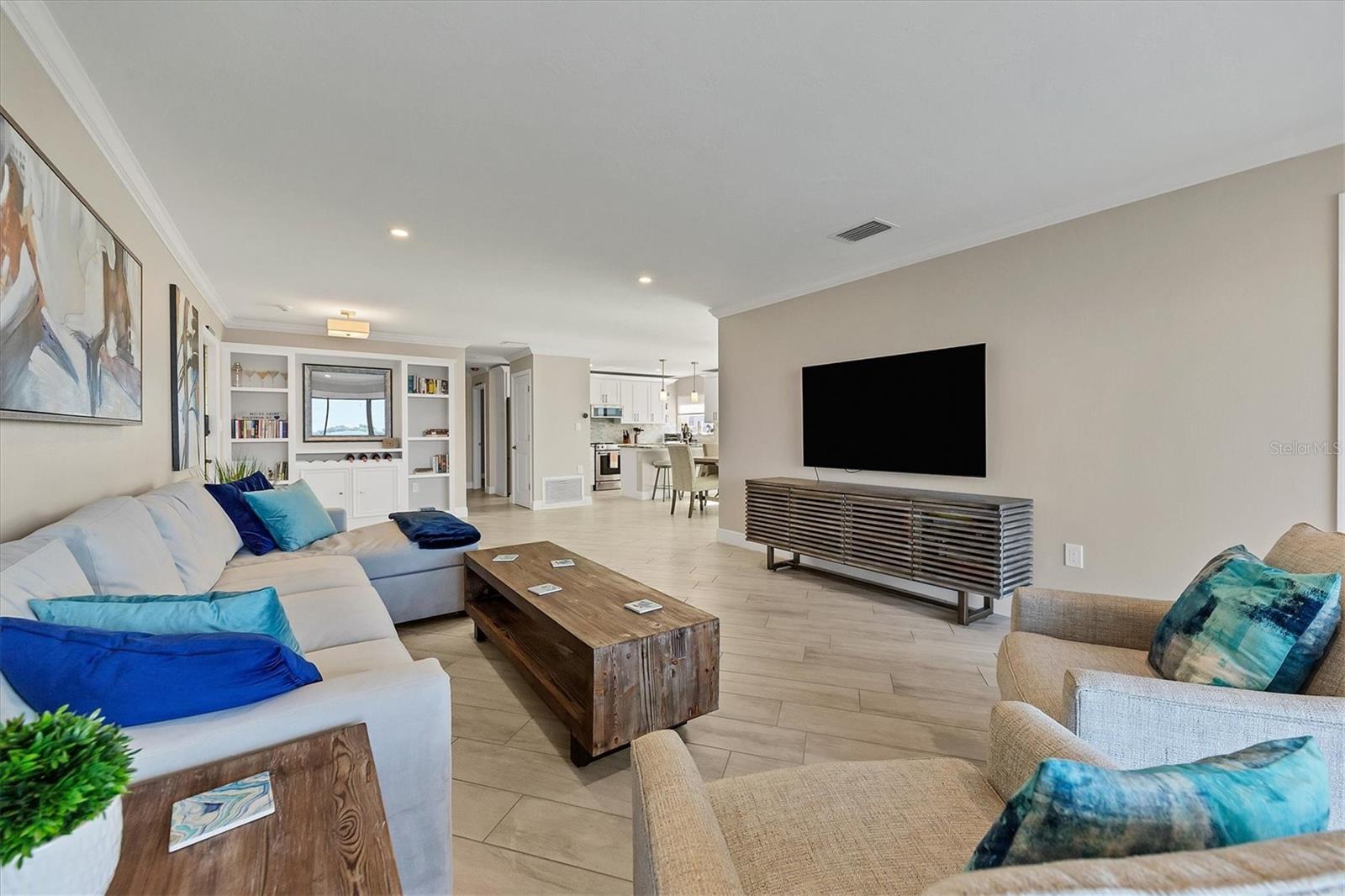 LE CHATEAU - Residential Lease