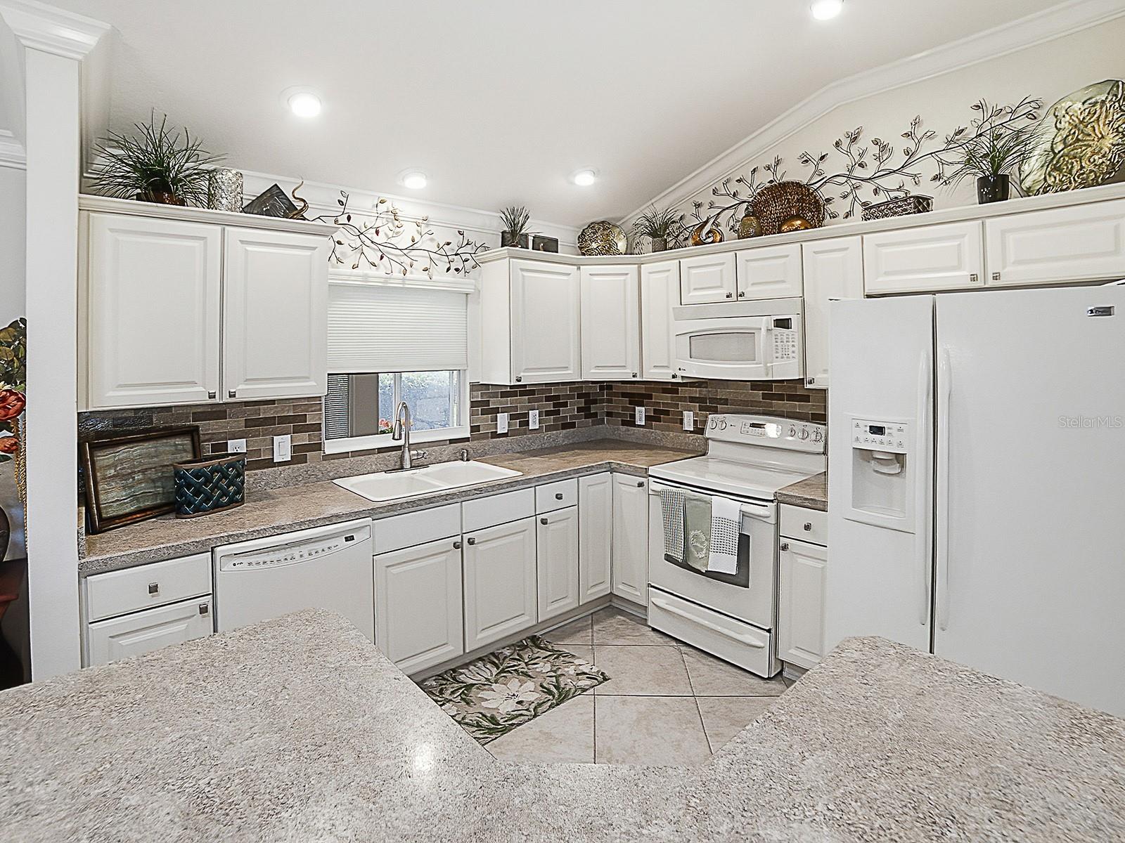 2733 MIDLAND TERRACE